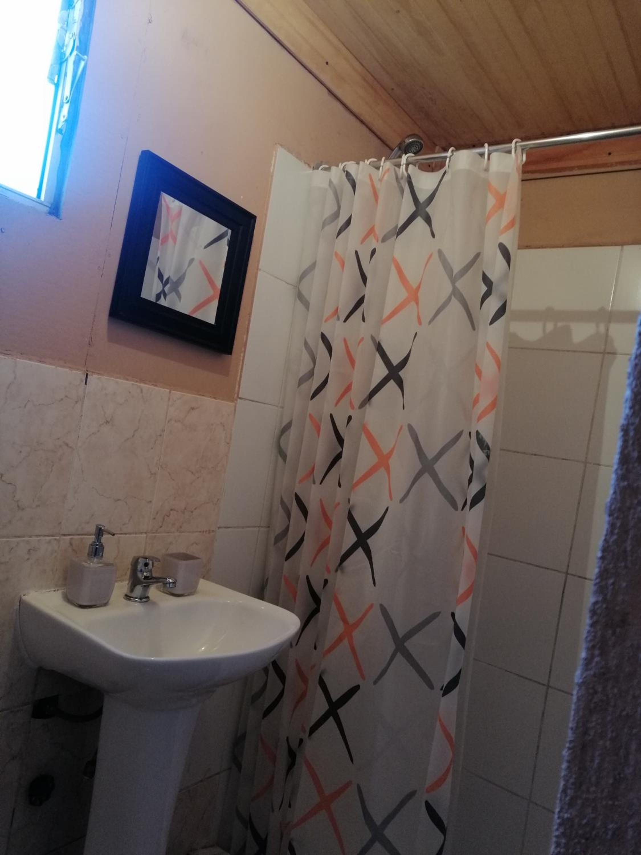 Single Room with Private Bathroom photo 3