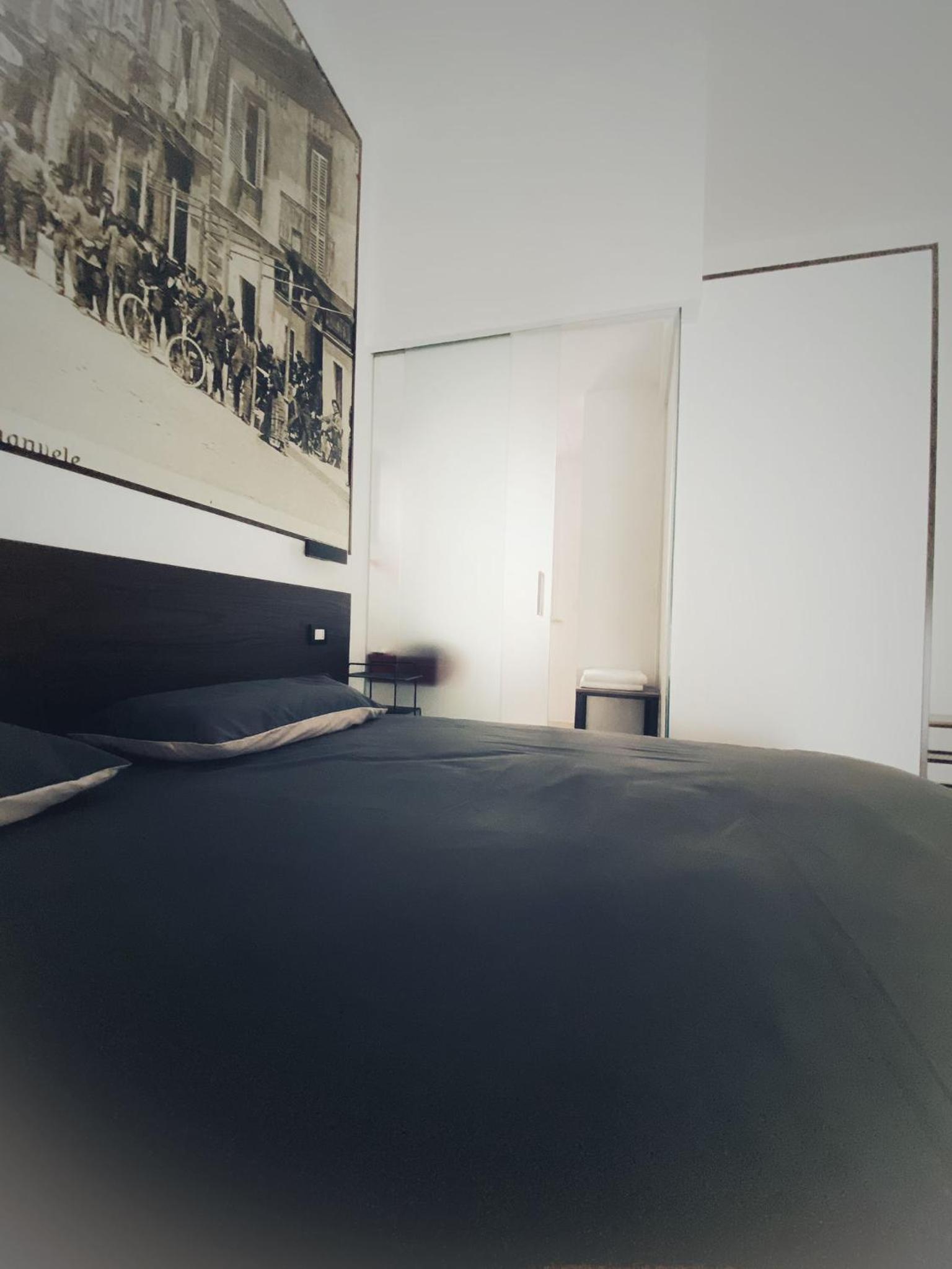 Superior Double or Twin Room with City View - Photo 16