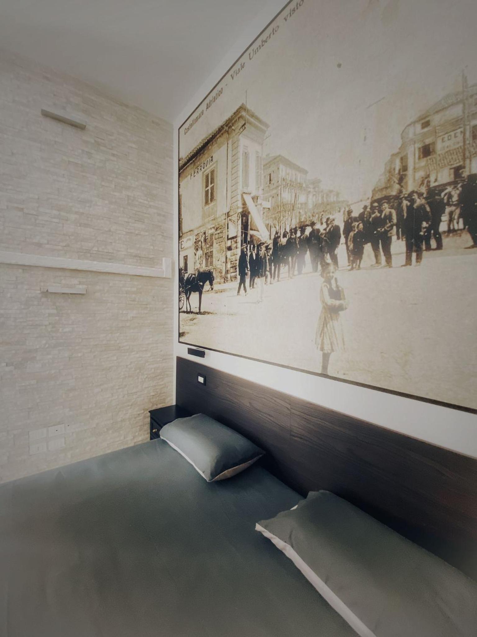 Superior Double or Twin Room with City View - Photo 11
