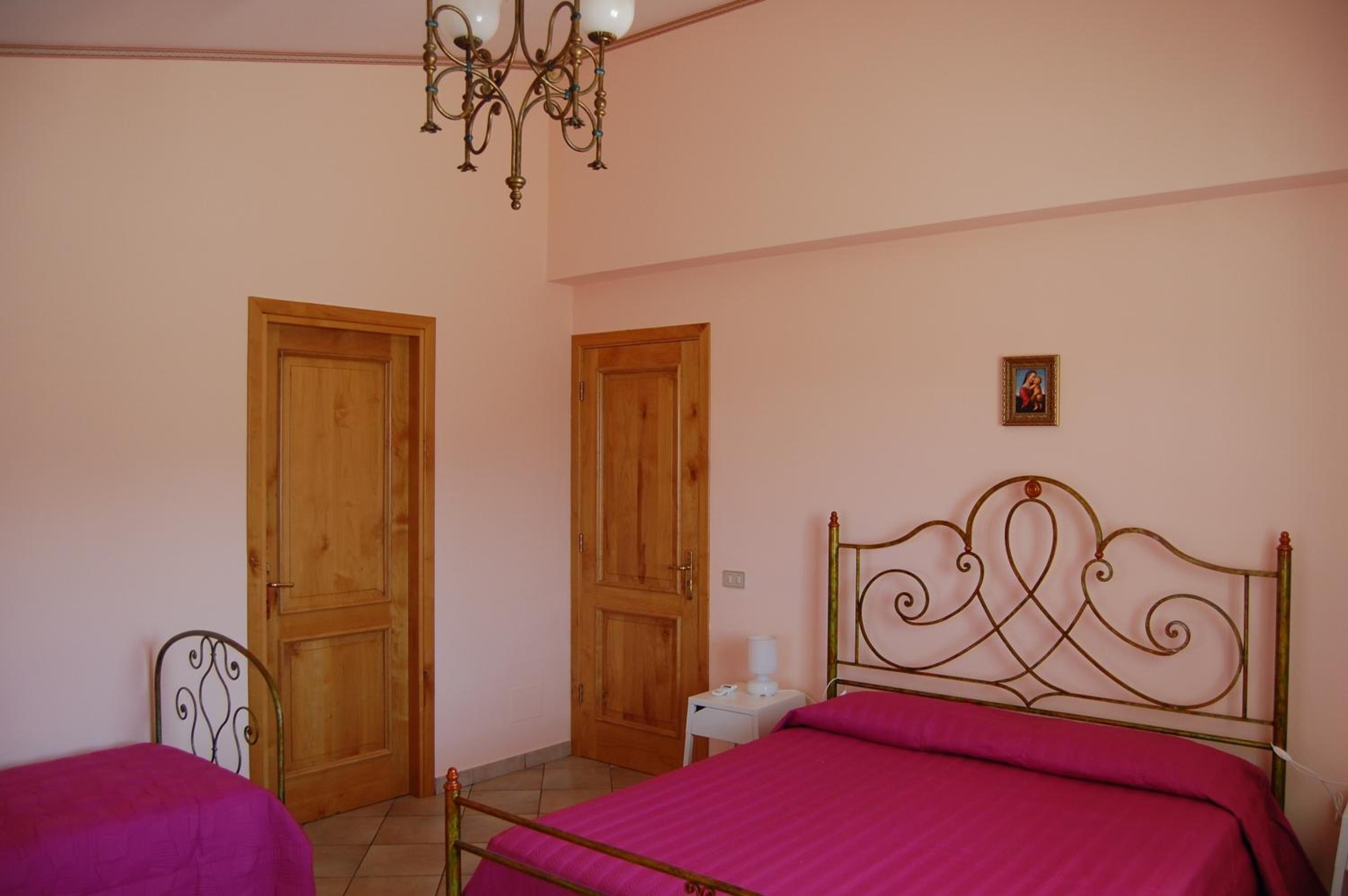 Triple Room with Private Bathroom photo 1