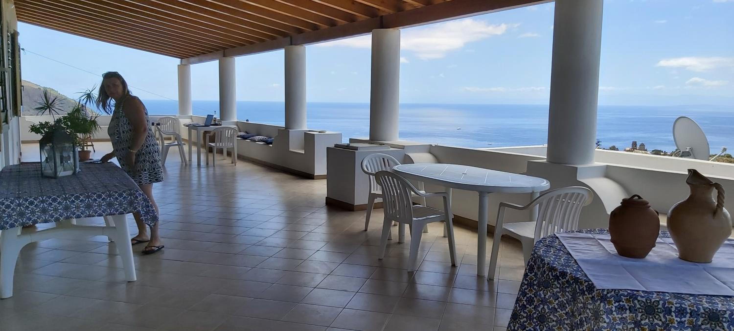 Superior Triple Room with Sea View - Photo 3