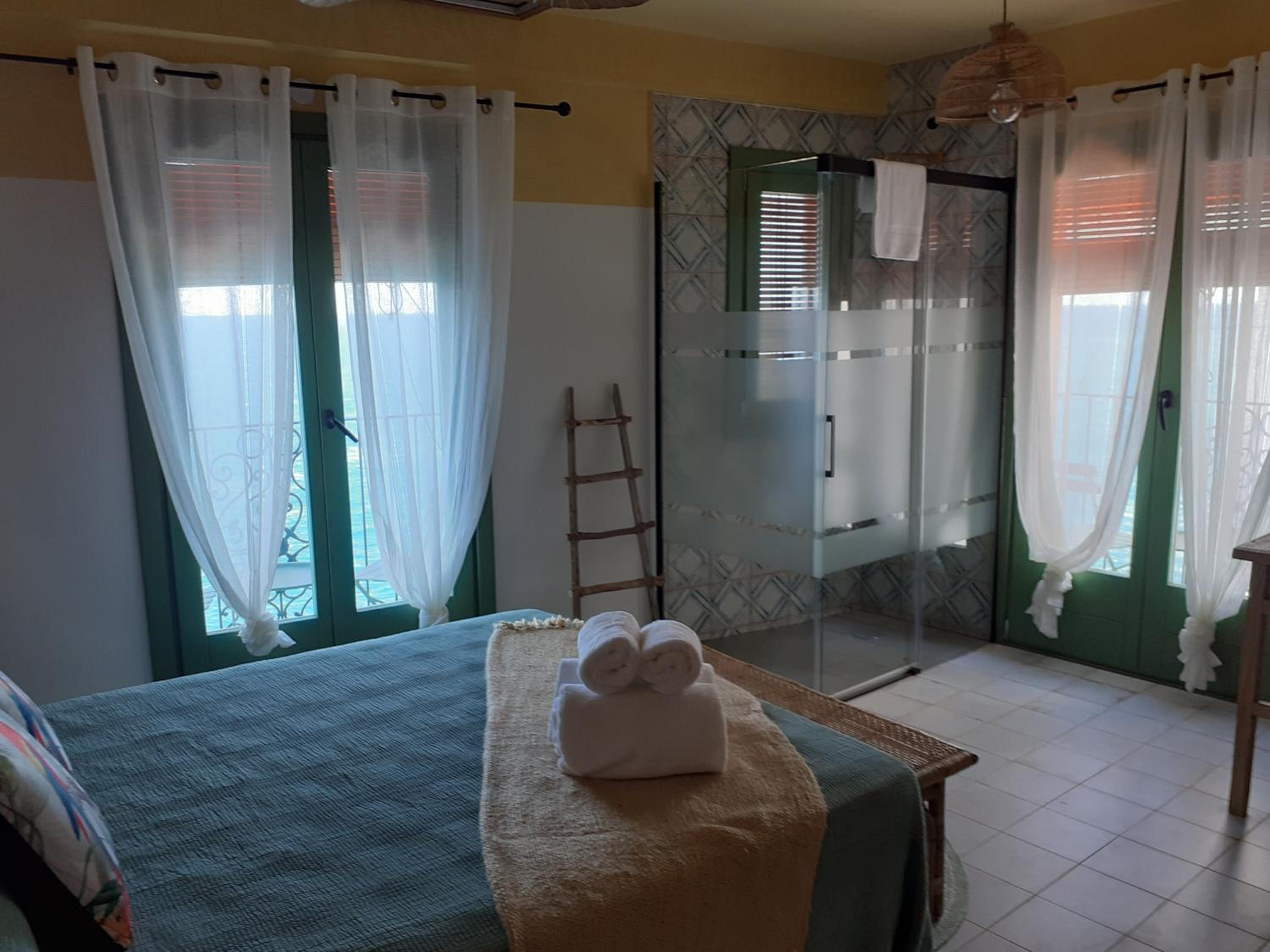 Habitación Doble Deluxe con Balcón y Vista al Mar