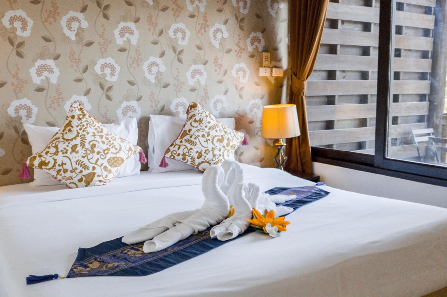Deluxe Double Room - Photo 14