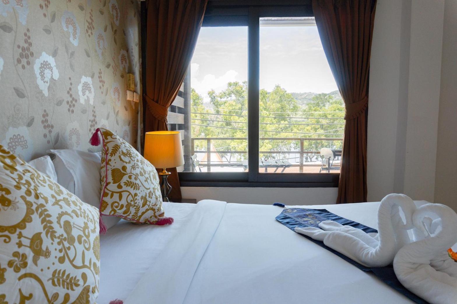 Deluxe Double Room - Photo 15