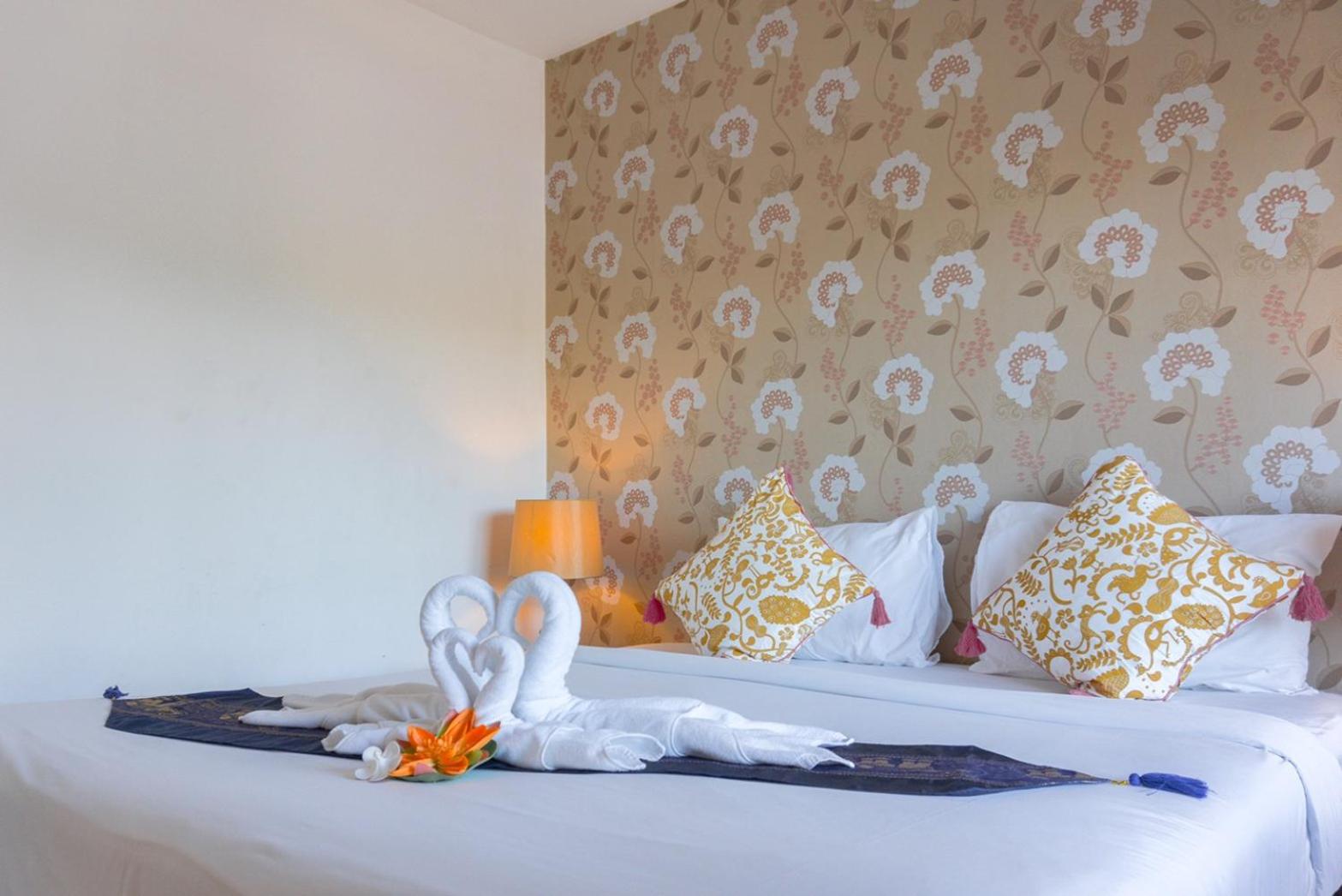 Deluxe Double Room - Photo 18
