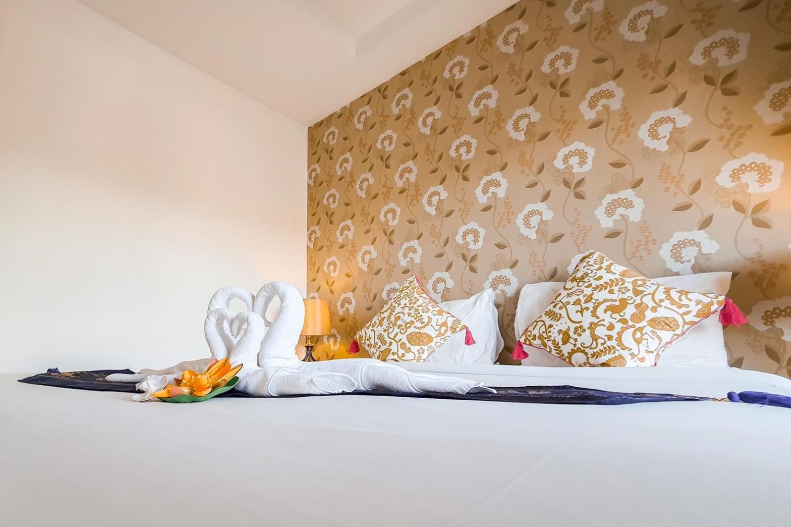 Deluxe Double Room - Photo 16