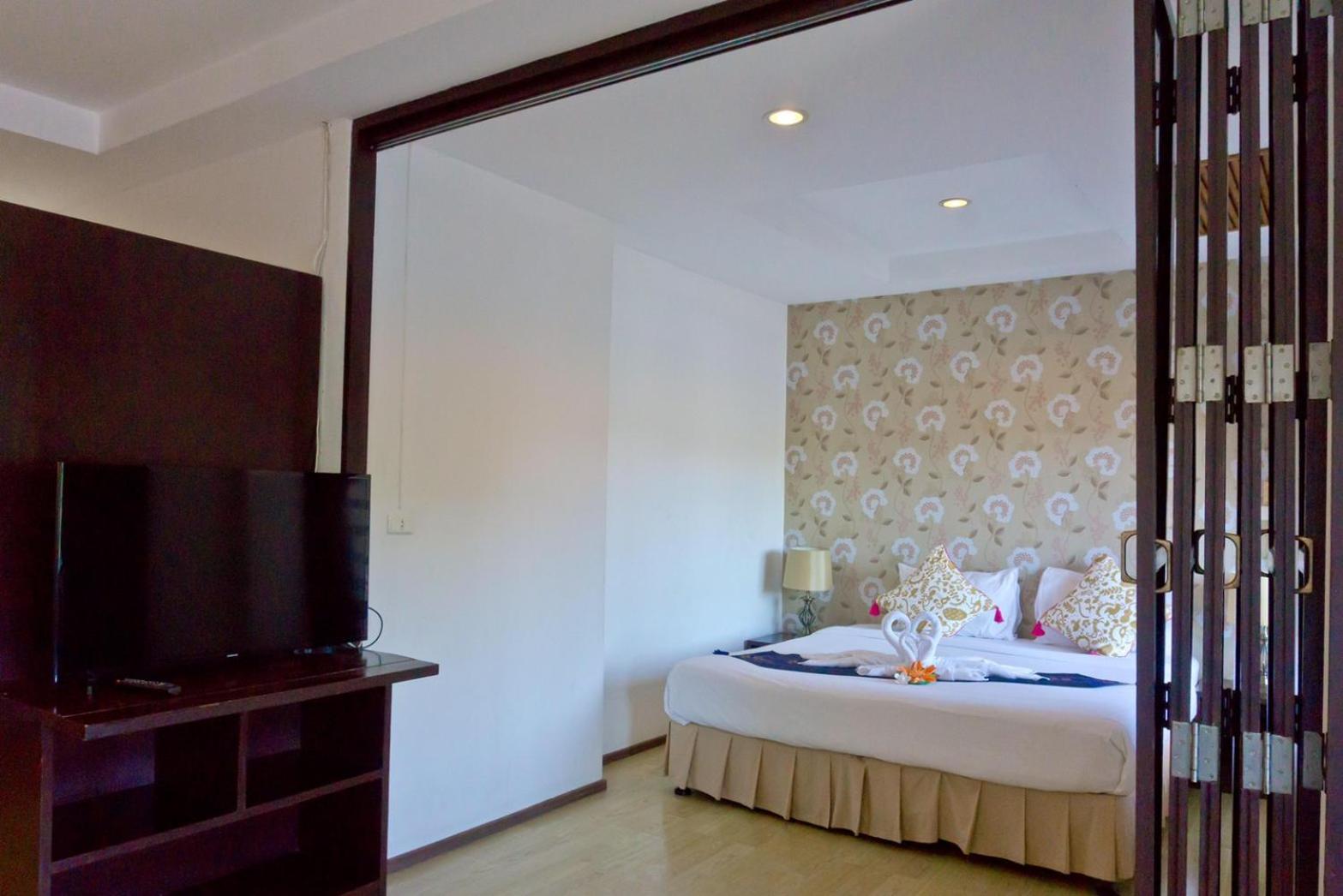 Deluxe Double Room - Photo 7