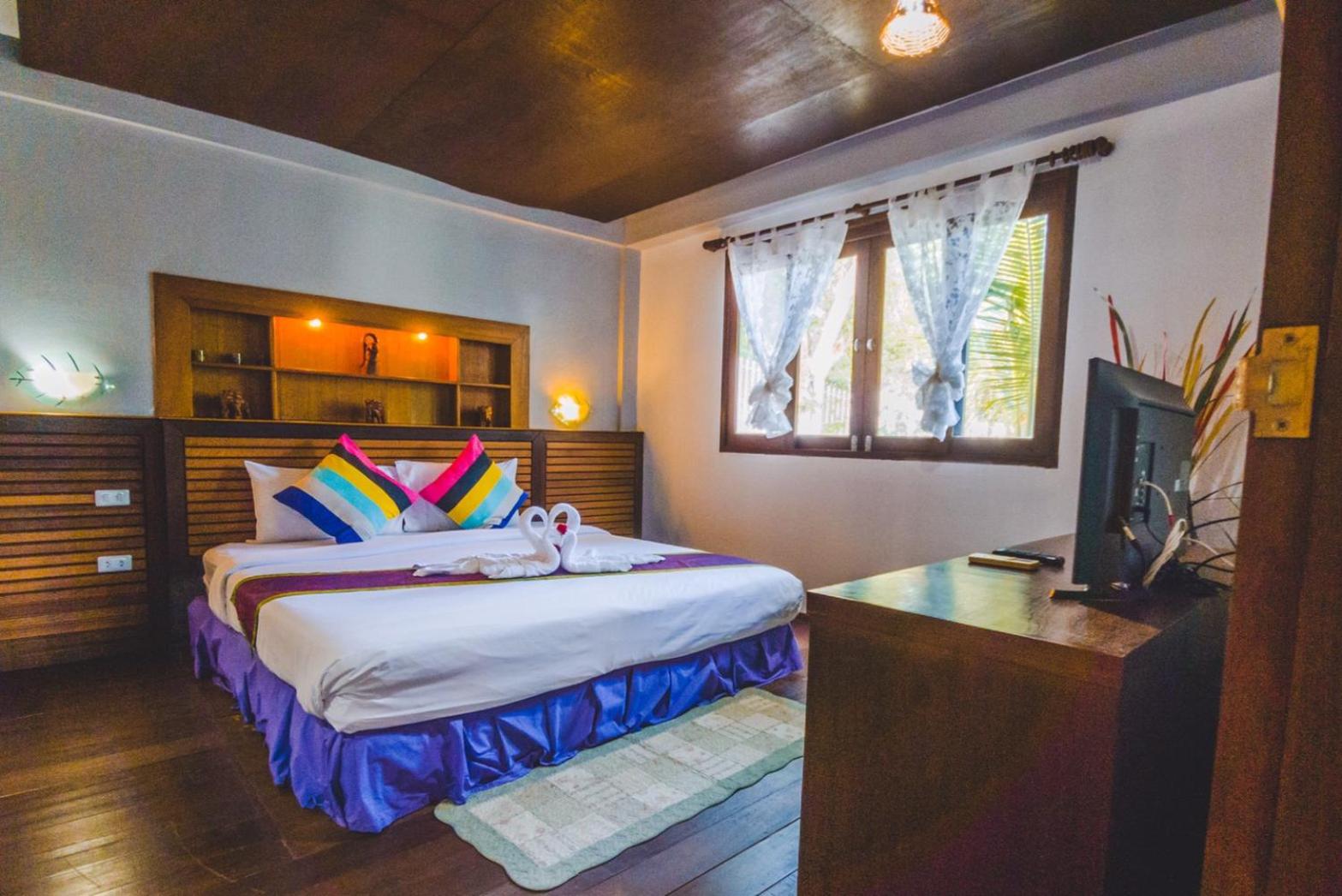 Two-Bedroom Villa - Photo 16