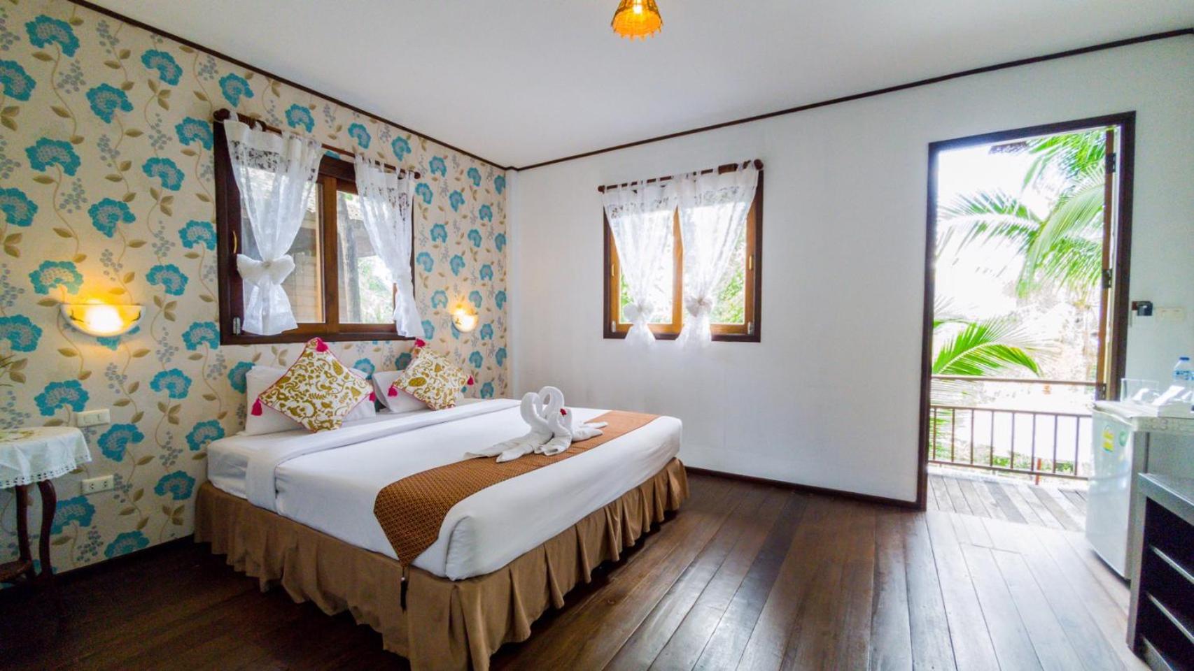 Deluxe Bungalow - Photo 35