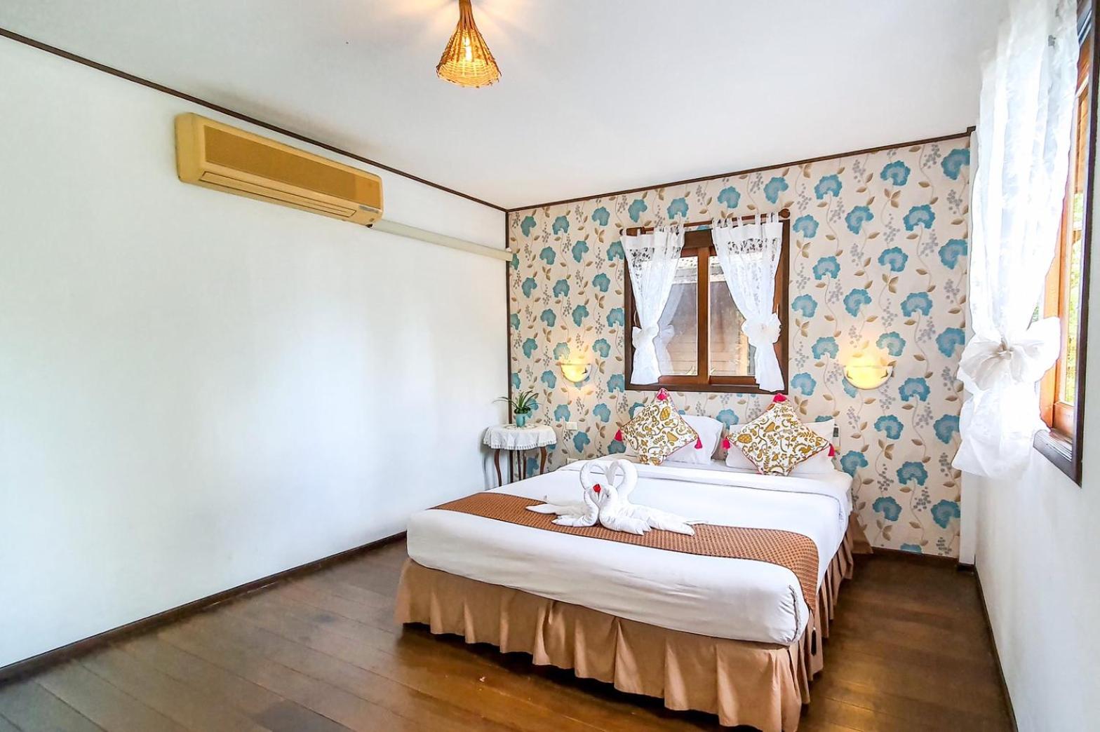 Deluxe Bungalow - Photo 24