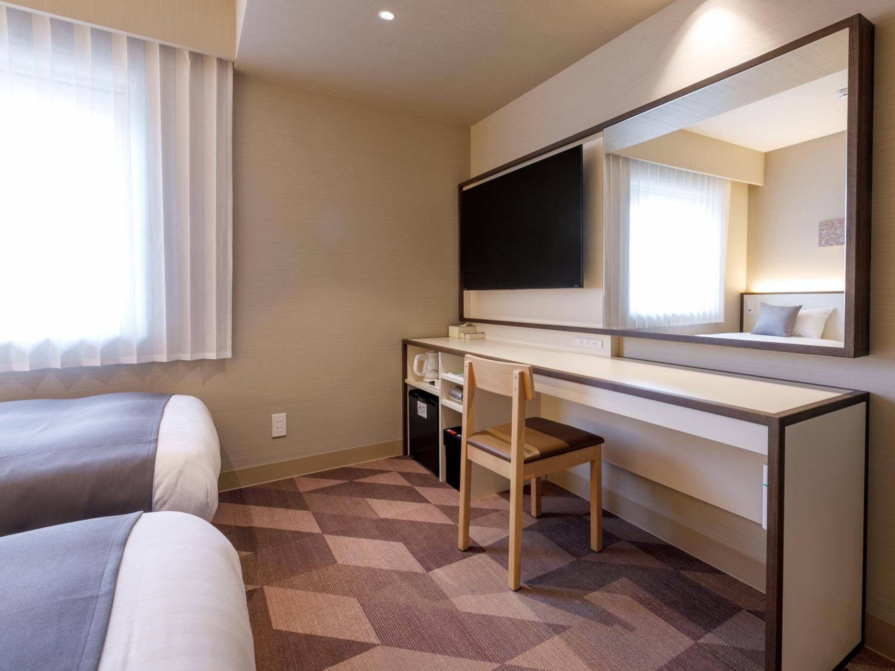 Twin Room - Photo 3
