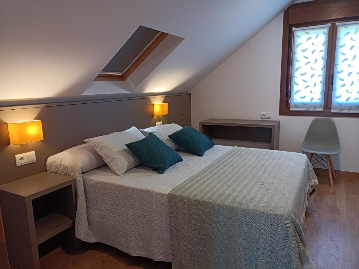 Double Room with Shared Bathroom photo 3