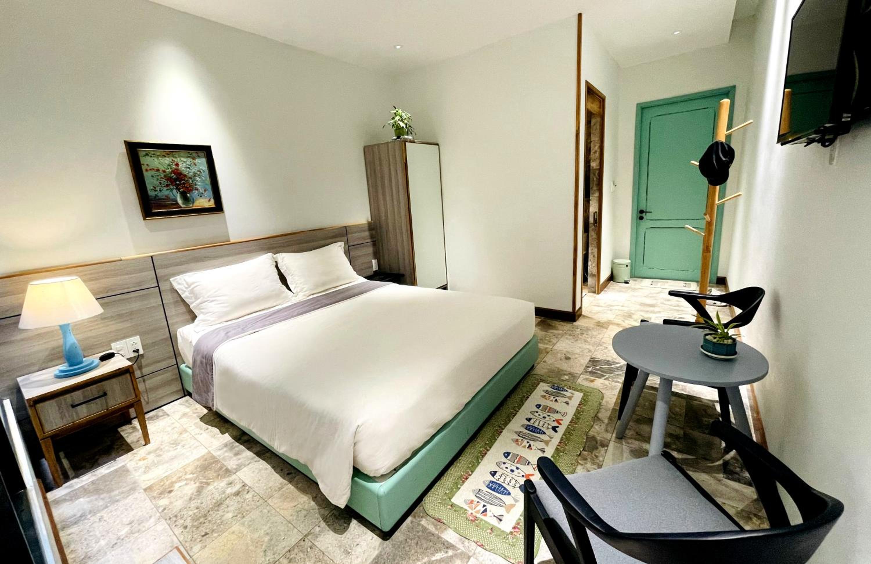 Double Room - Photo 12