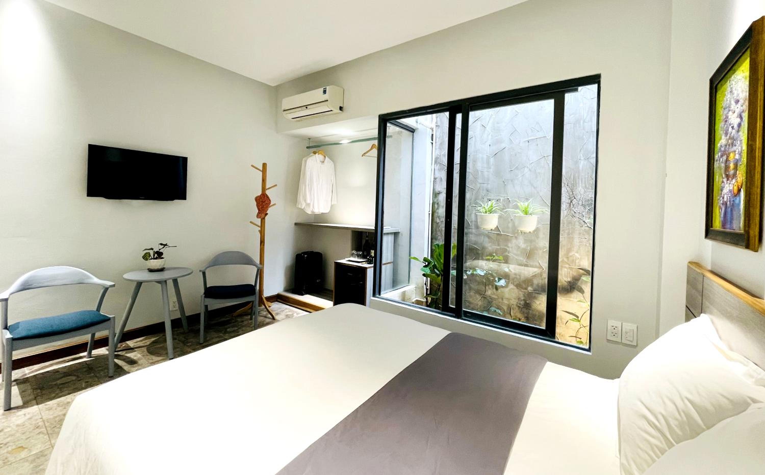 Double Room - Photo 8