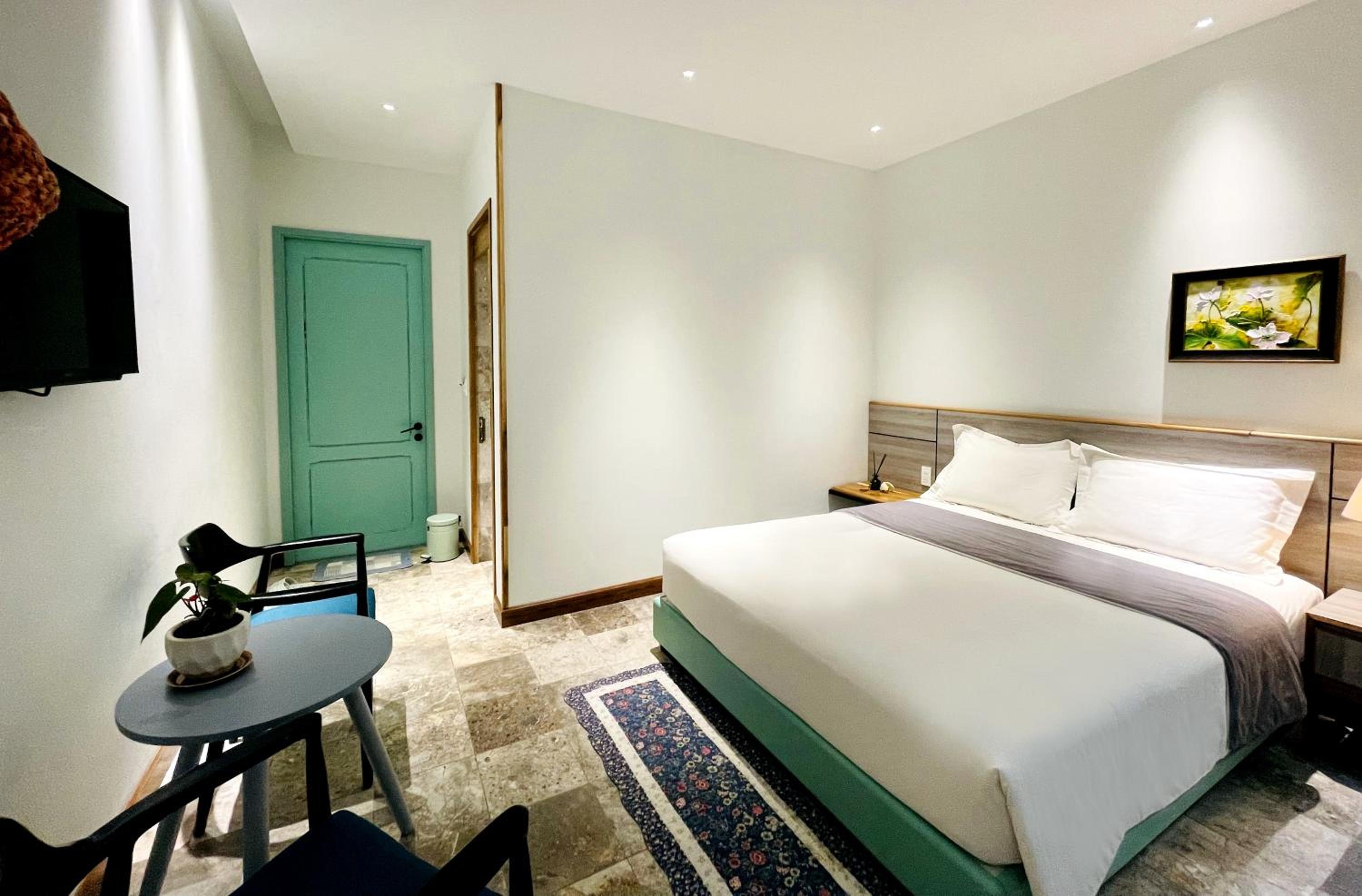 Double Room - Photo 13