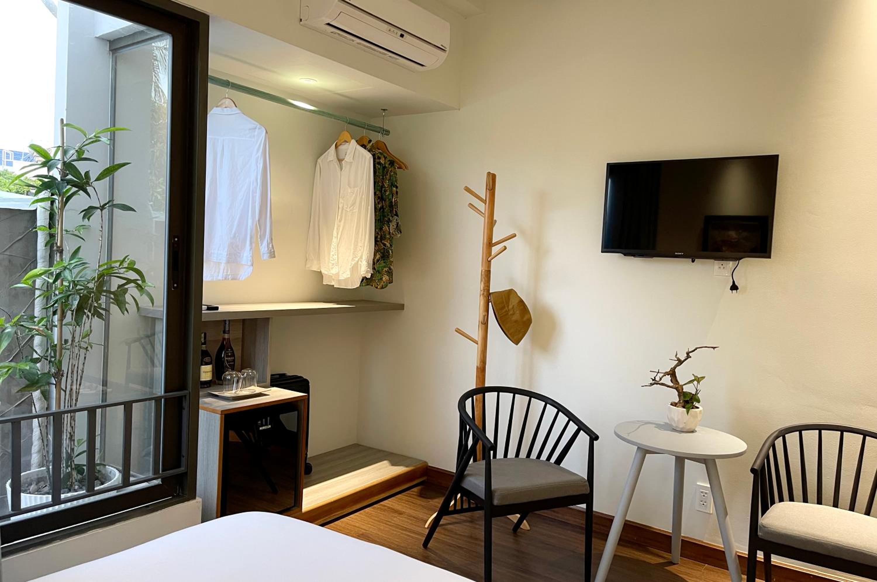 Double Room - Photo 5