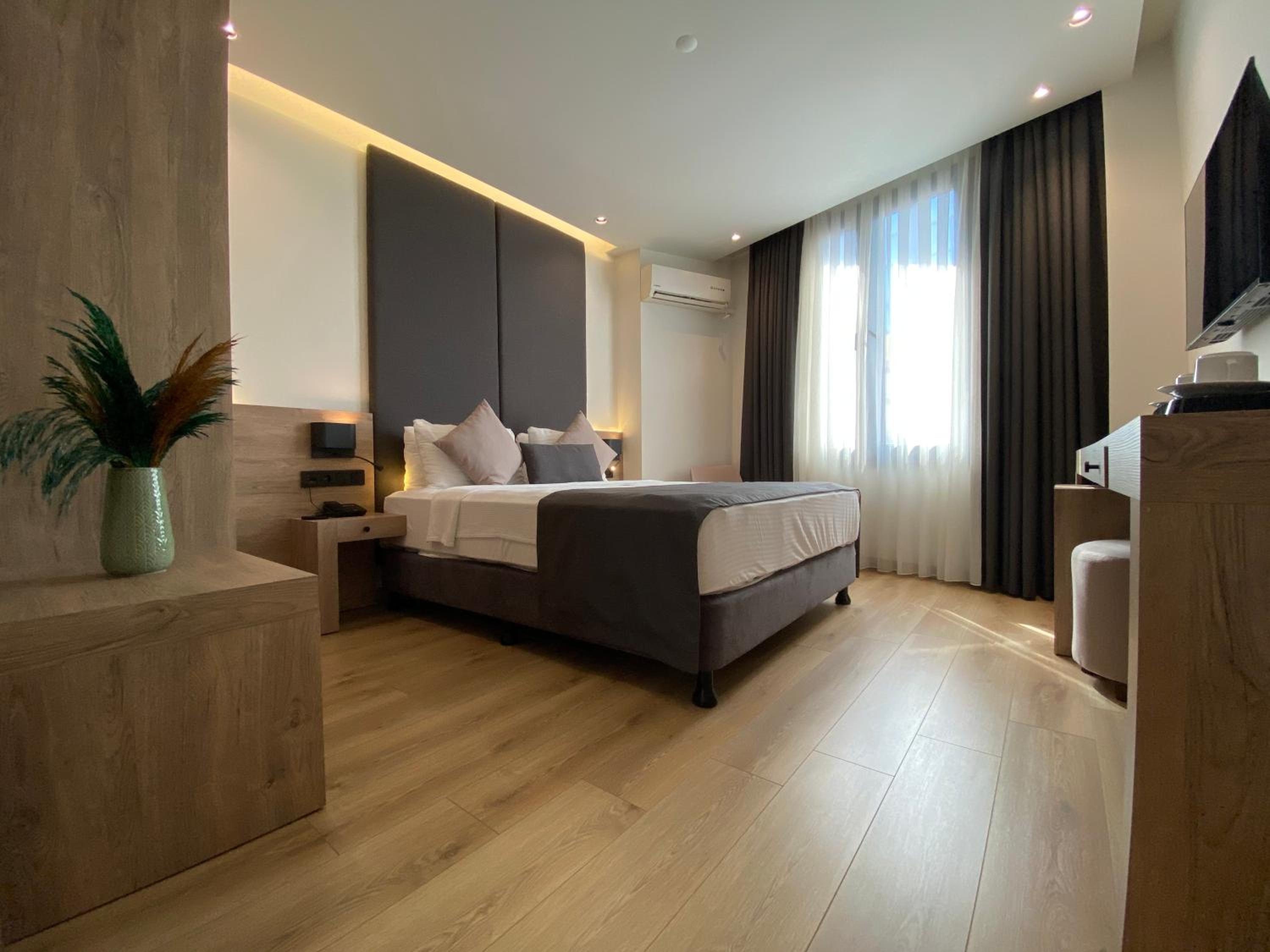 Double or Twin Room photo 2