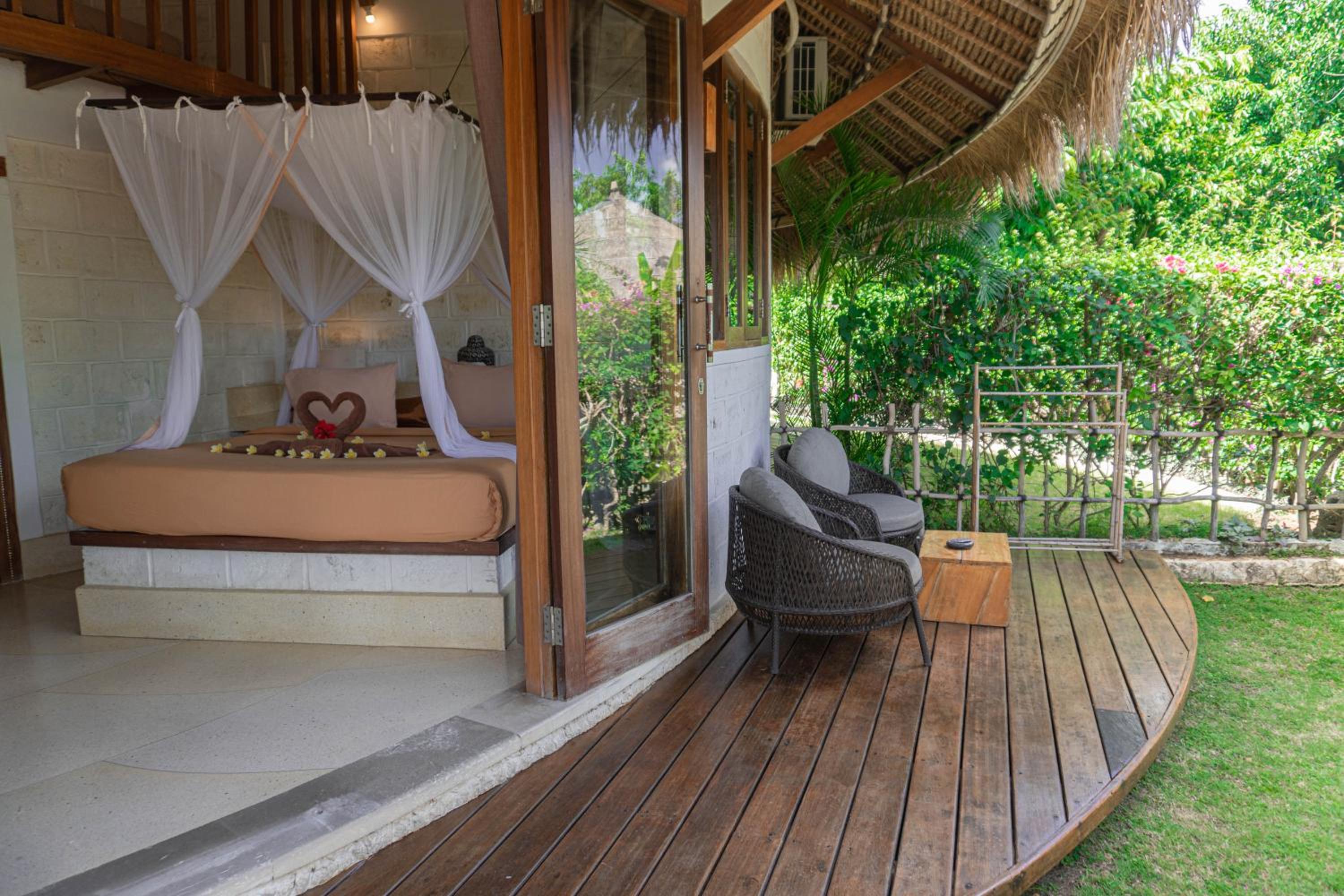 Family Room with Garden View
