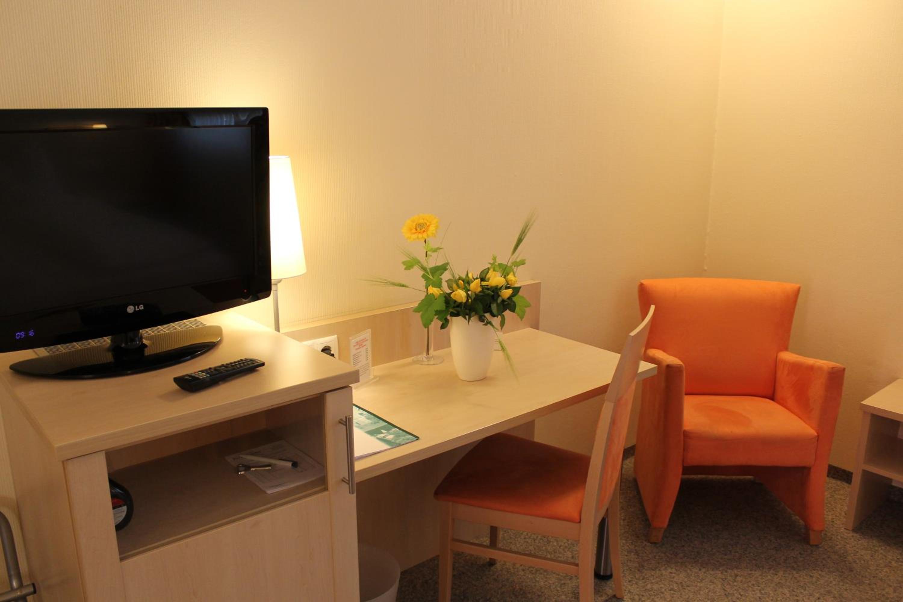 Double or Twin Room photo 3