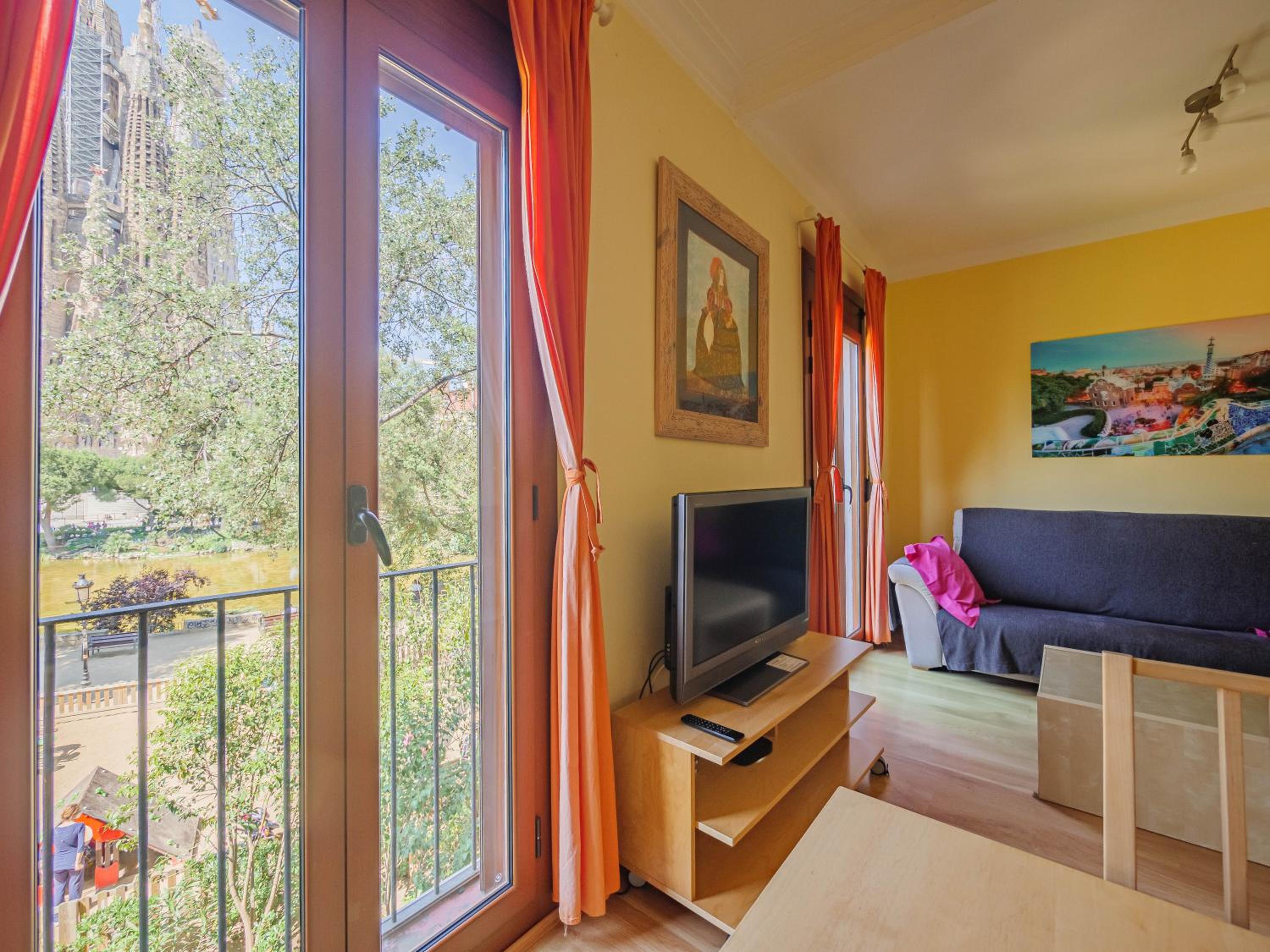  Apartment with 4 Balconies photo 3