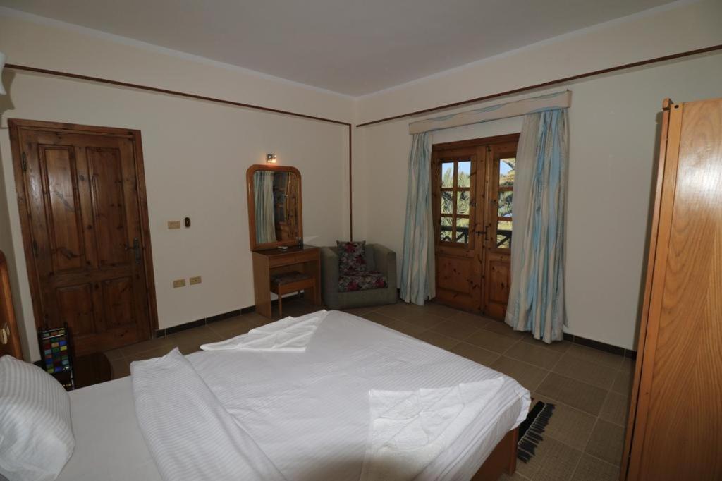 King Suite with Sea View photo 3