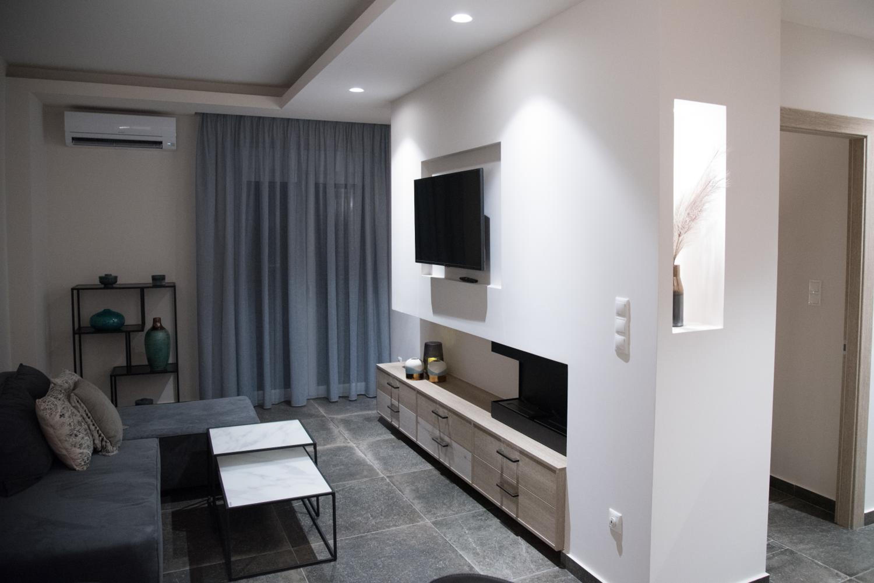 One-Bedroom Apartment - Photo 11