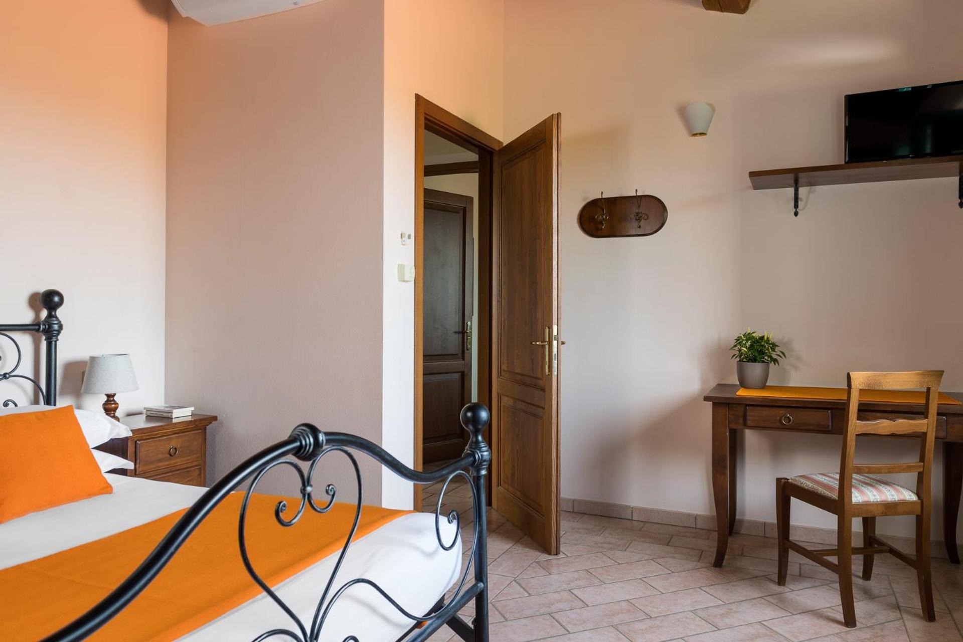 Quadruple Room - Photo 8