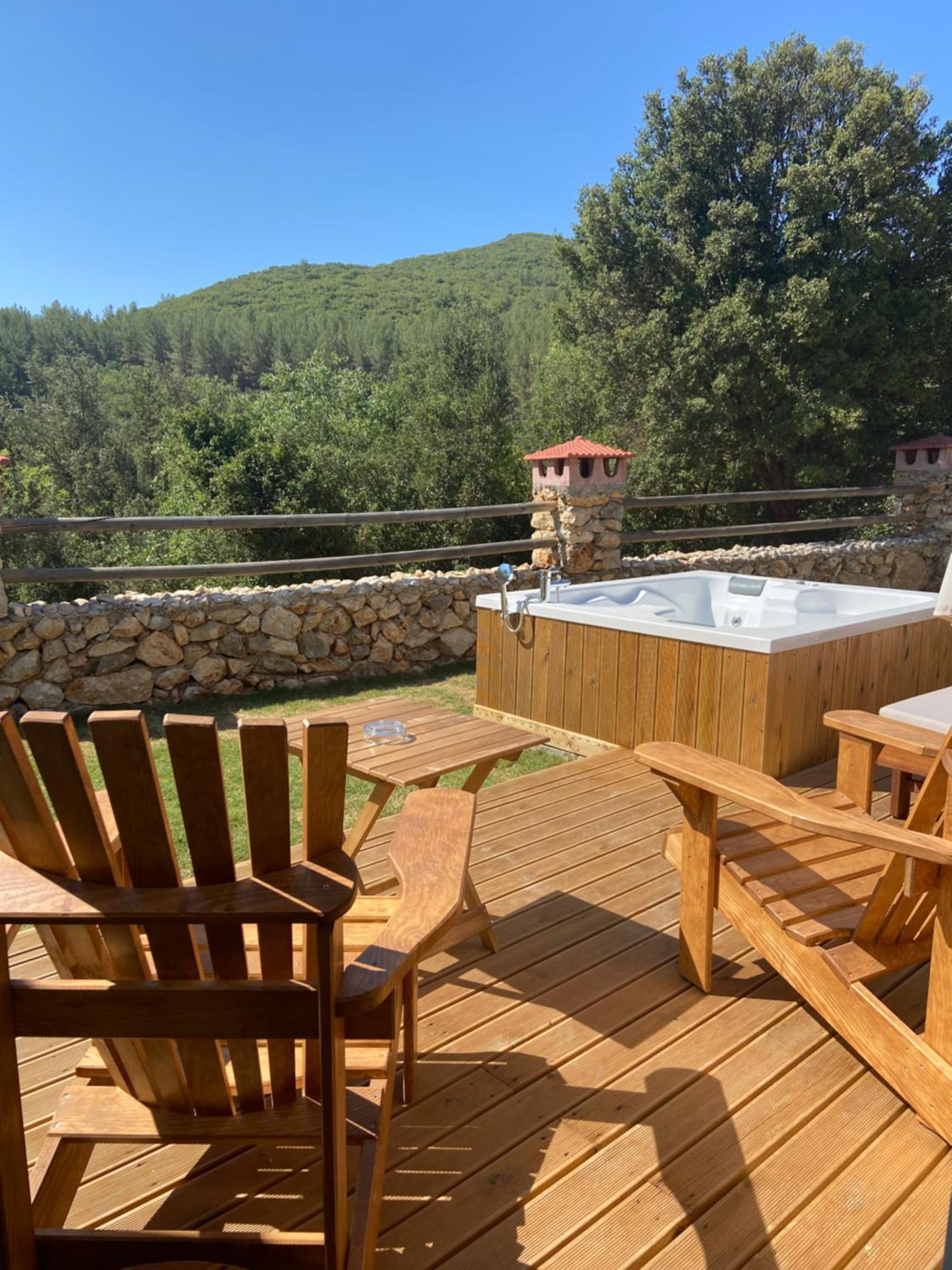 Deluxe Double Room with Jacuzzi - Photo 19