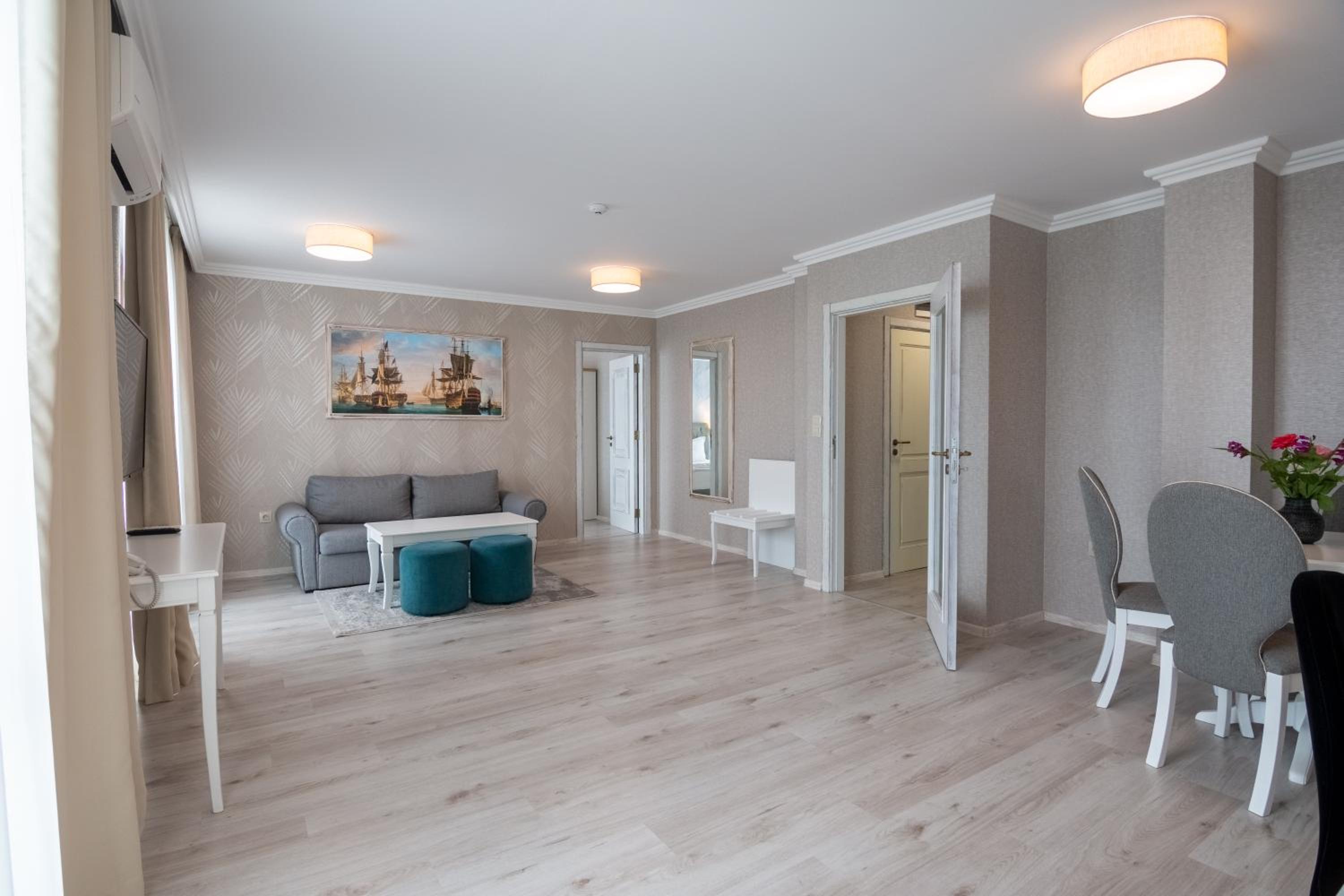 Two-Bedroom Apartment - Photo 7