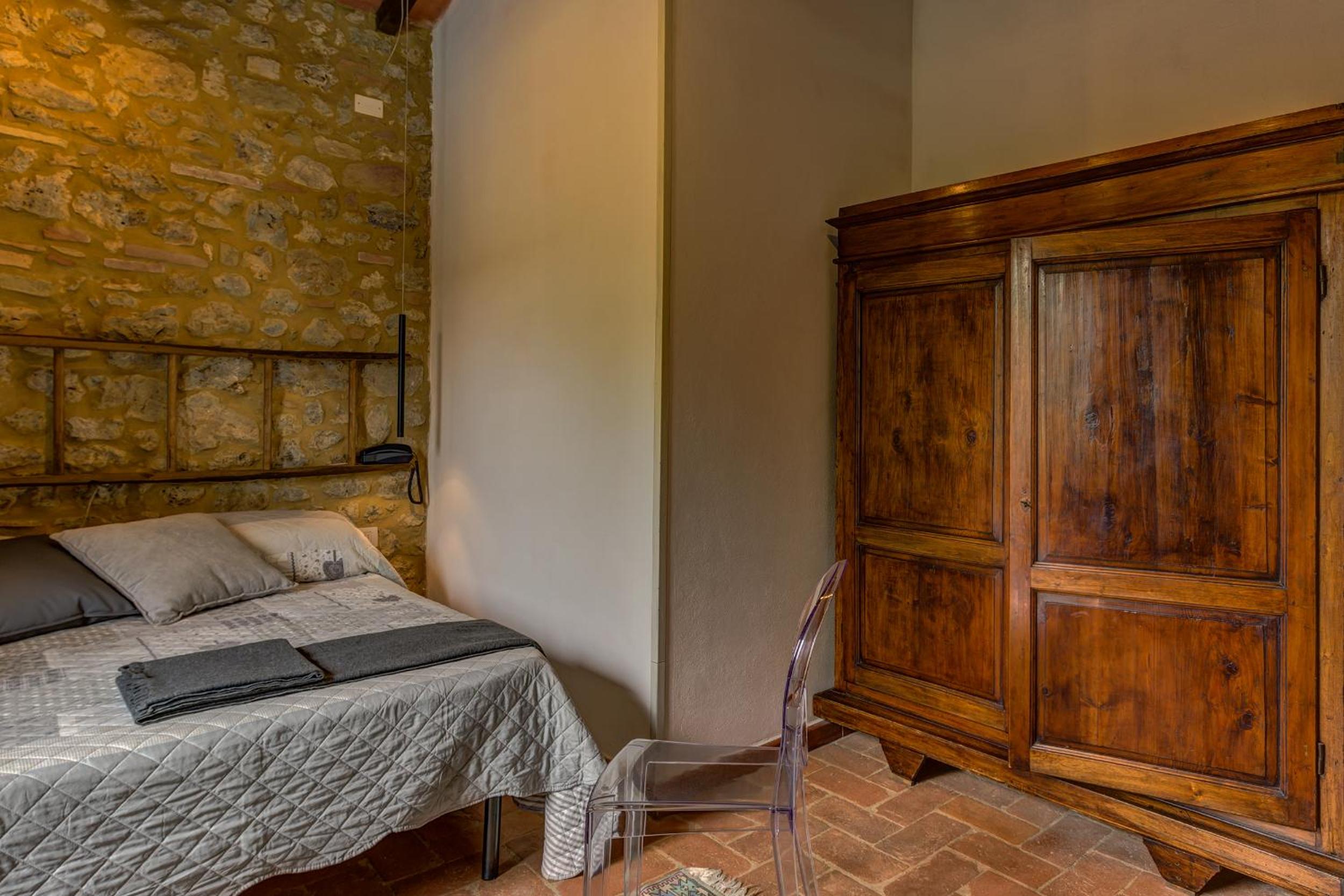 Double Room - Photo 3