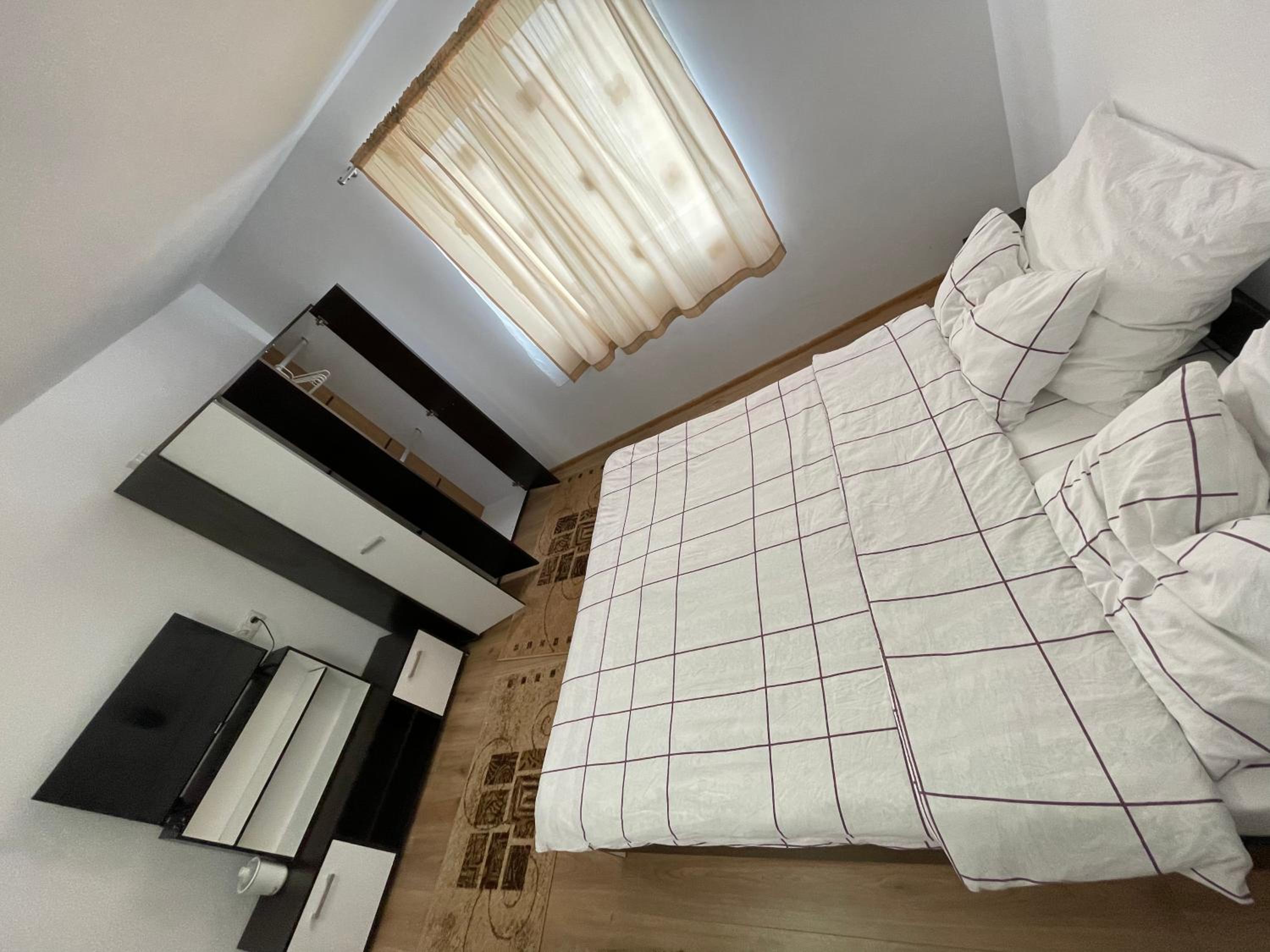 Double Room - Photo 5