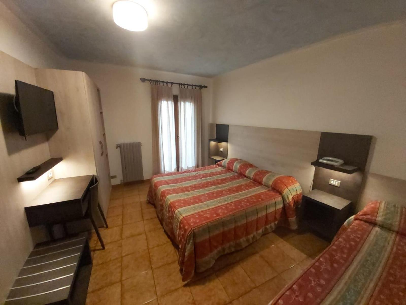 Standard Triple Room - Photo 4