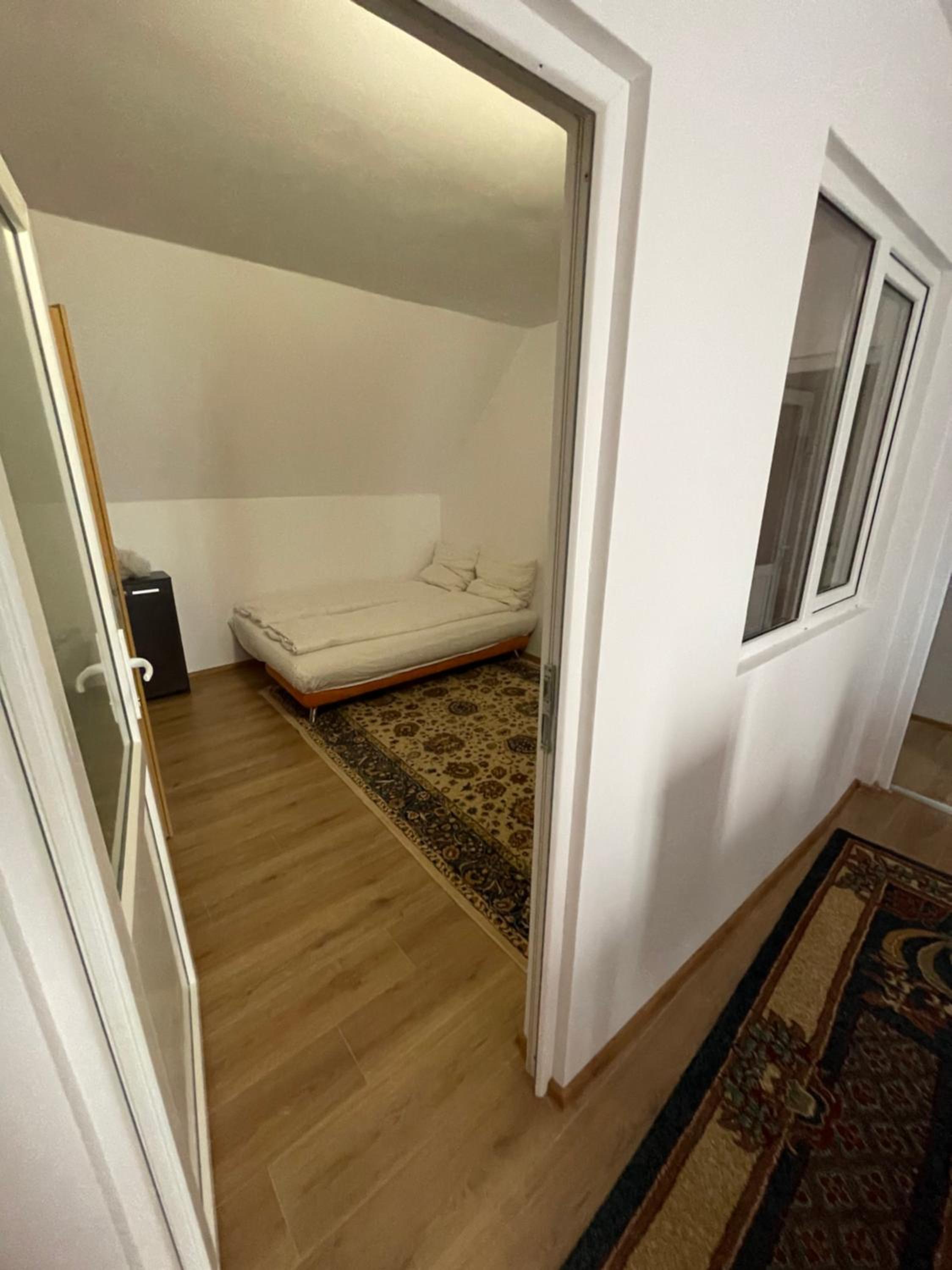 Economy Double Room photo 3