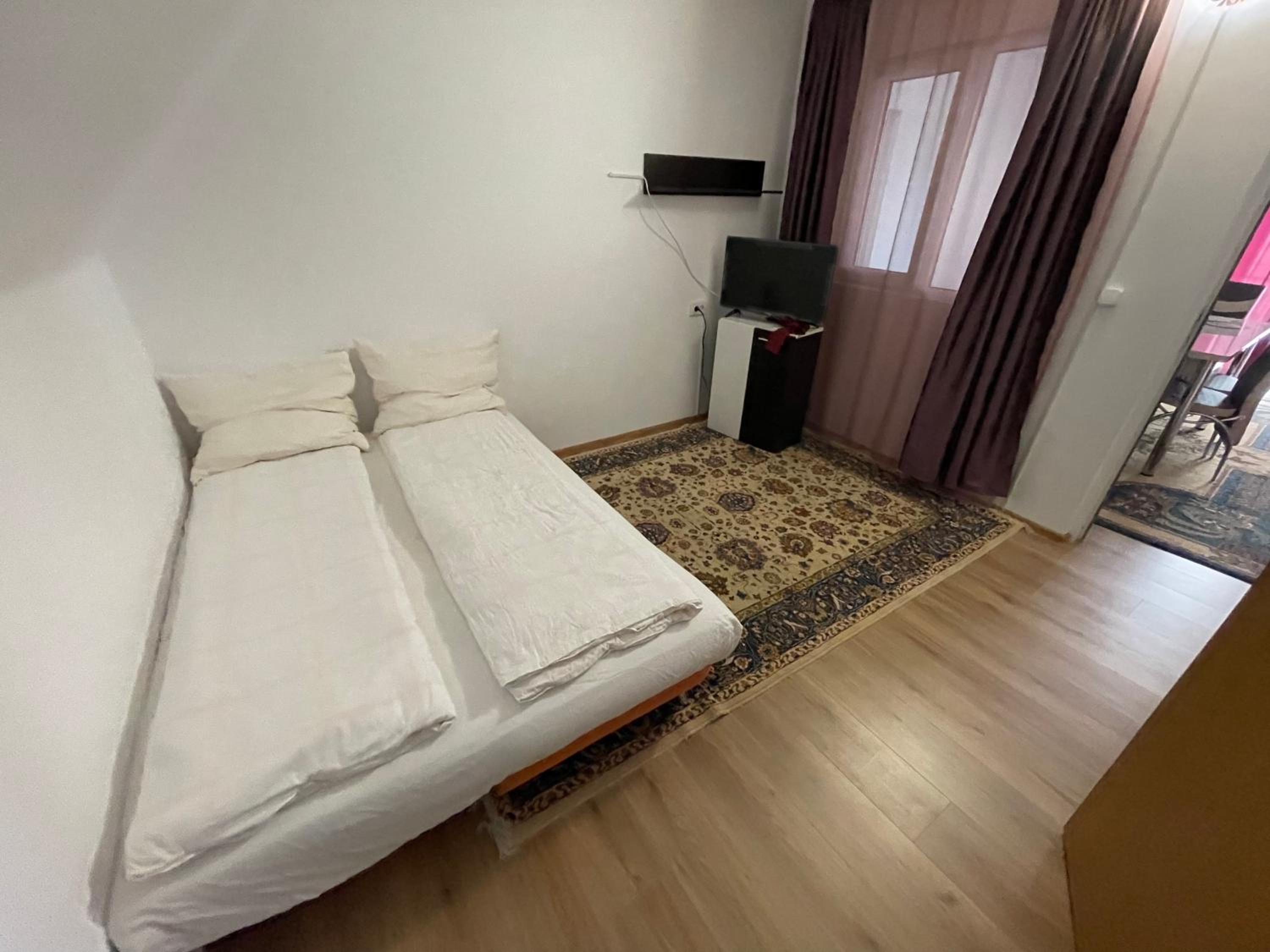 Economy Double Room photo 1