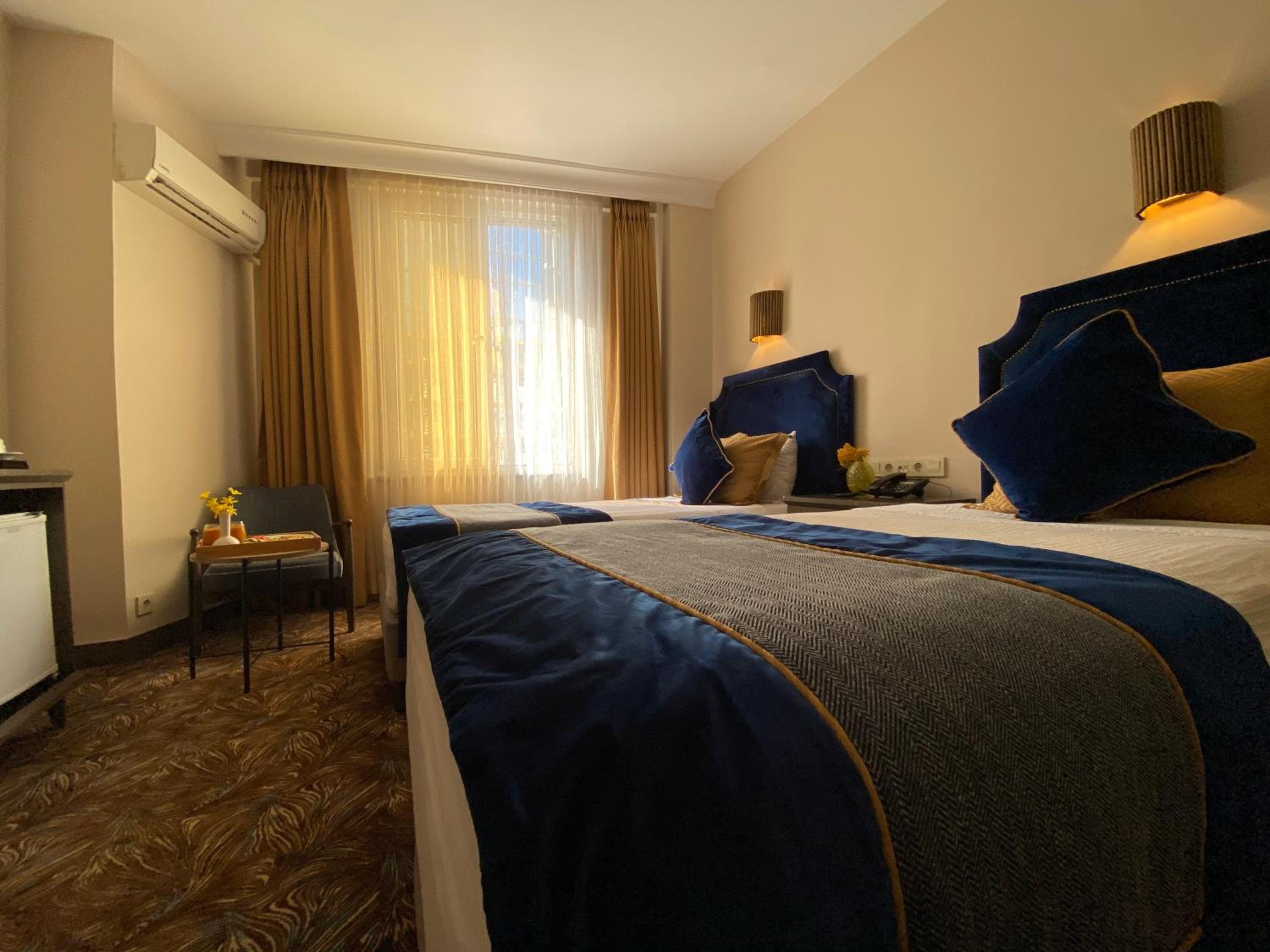 Double or Twin Room photo 3