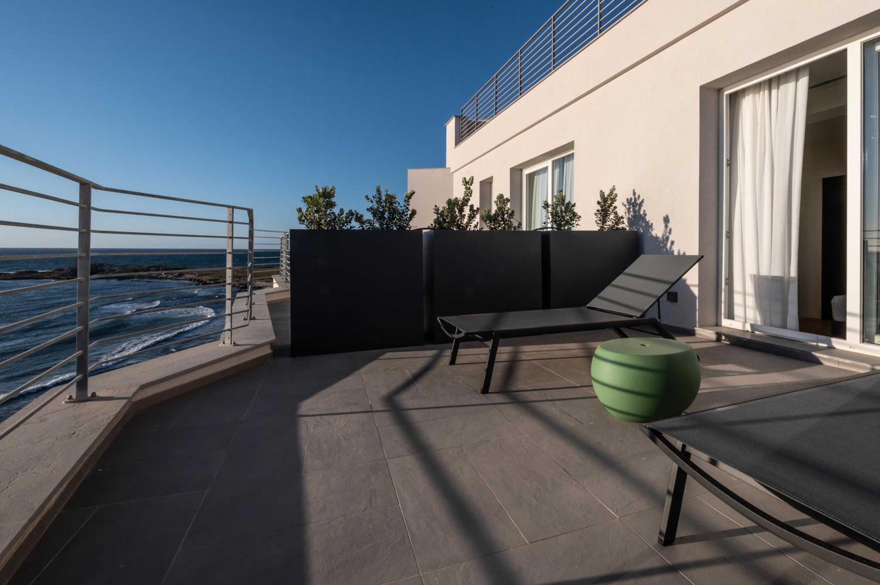 Double or Twin Room with Terrace - Photo 3