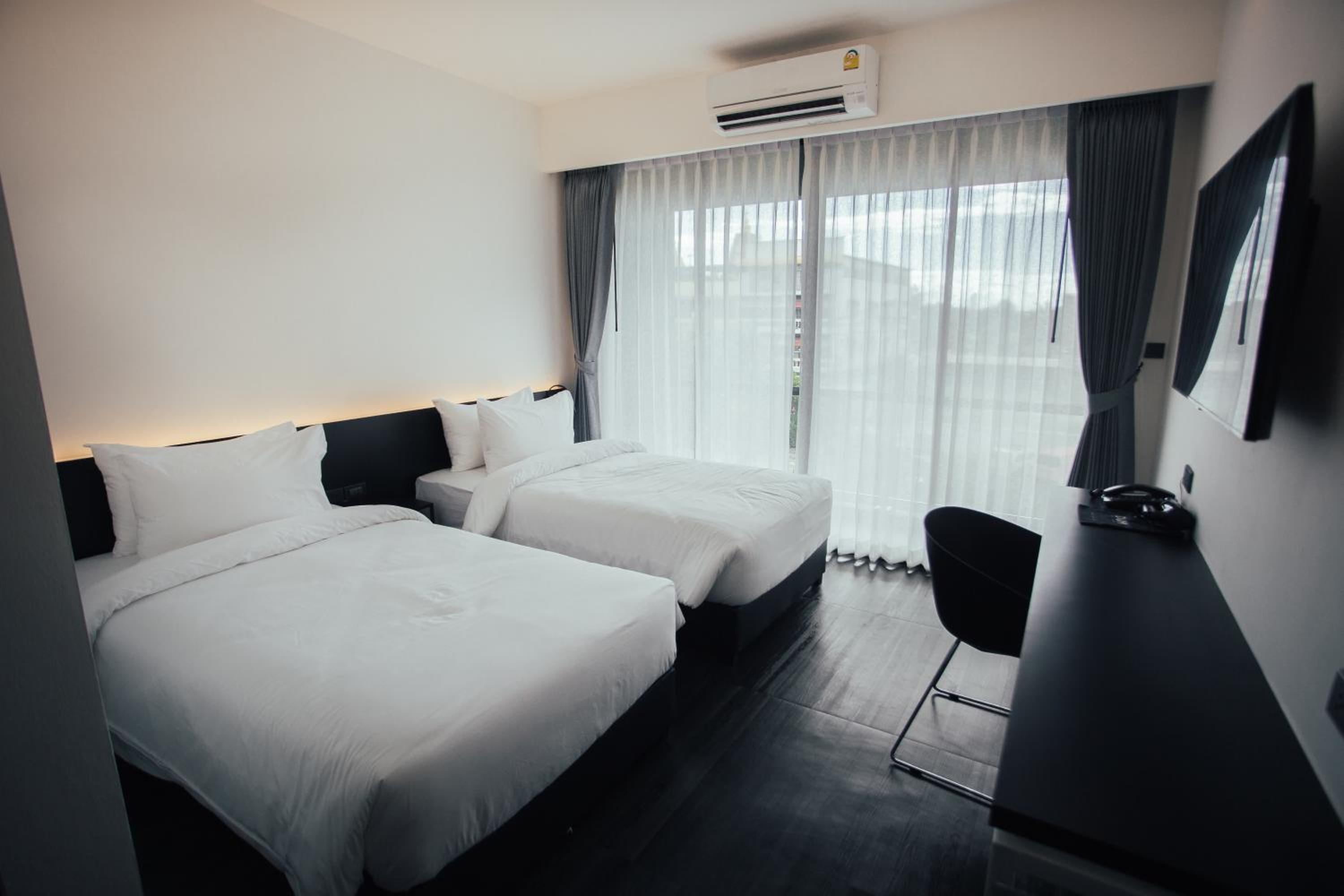 Standard Twin Room - Photo 1