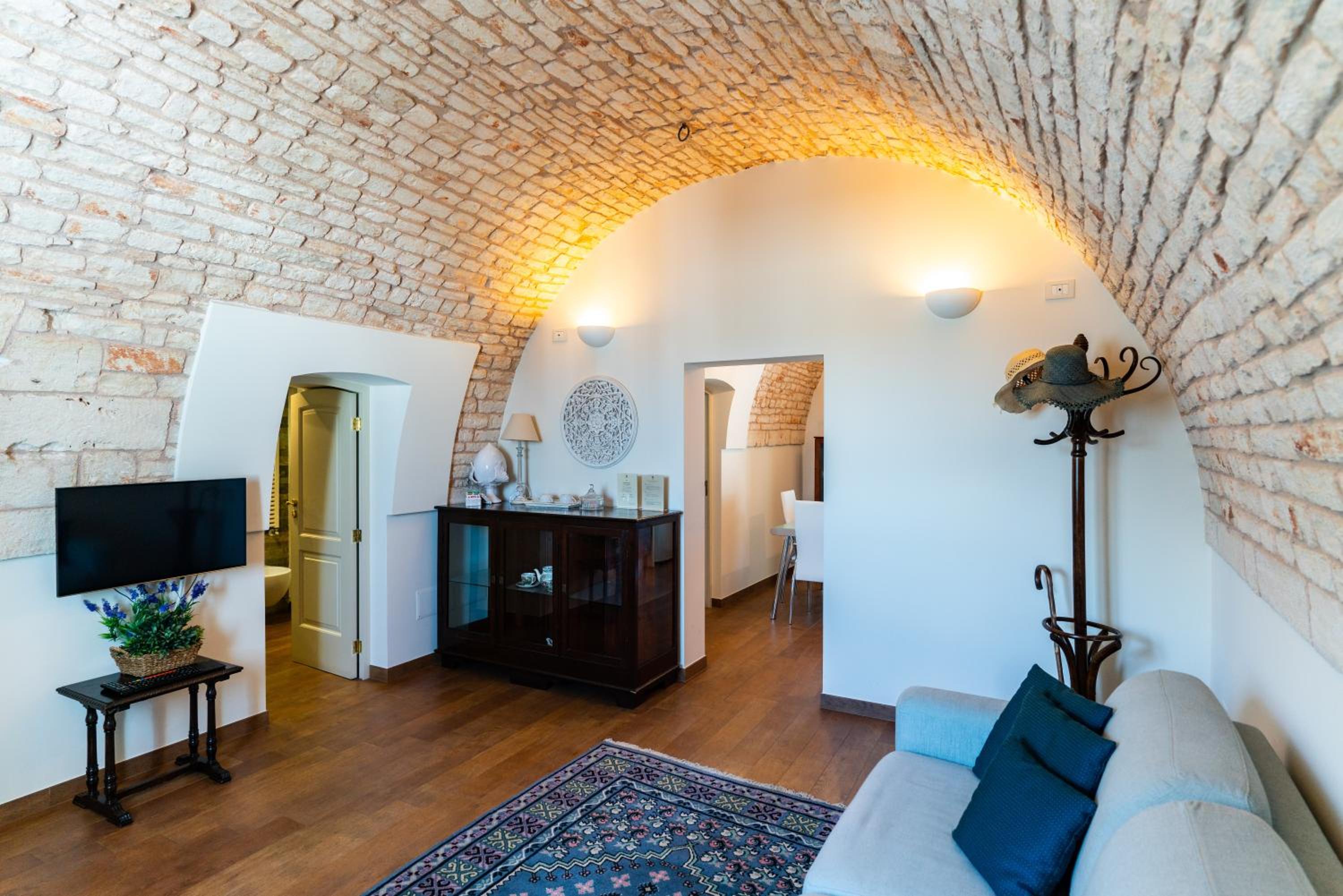 One-Bedroom Suite photo 2