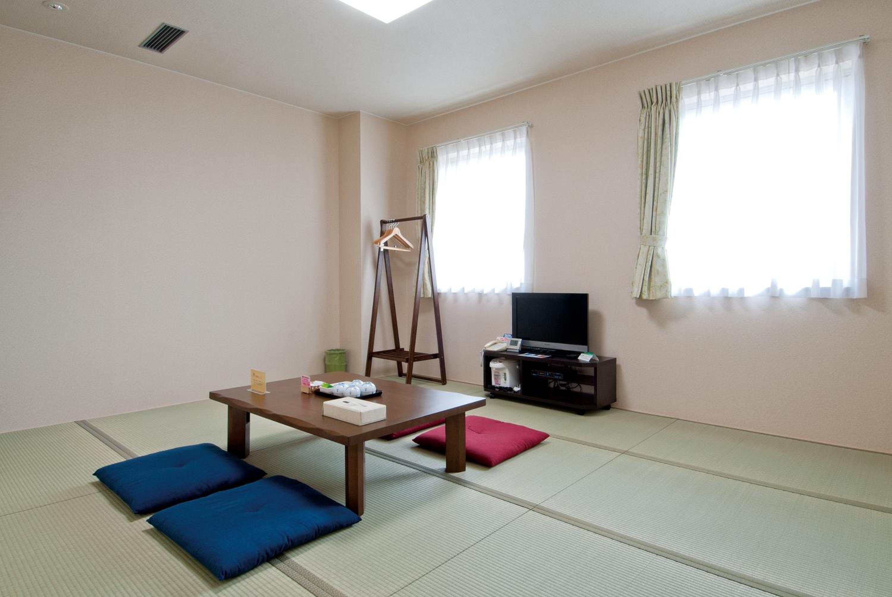Japanese-Style Quadruple Room - Non-Smoking photo 2