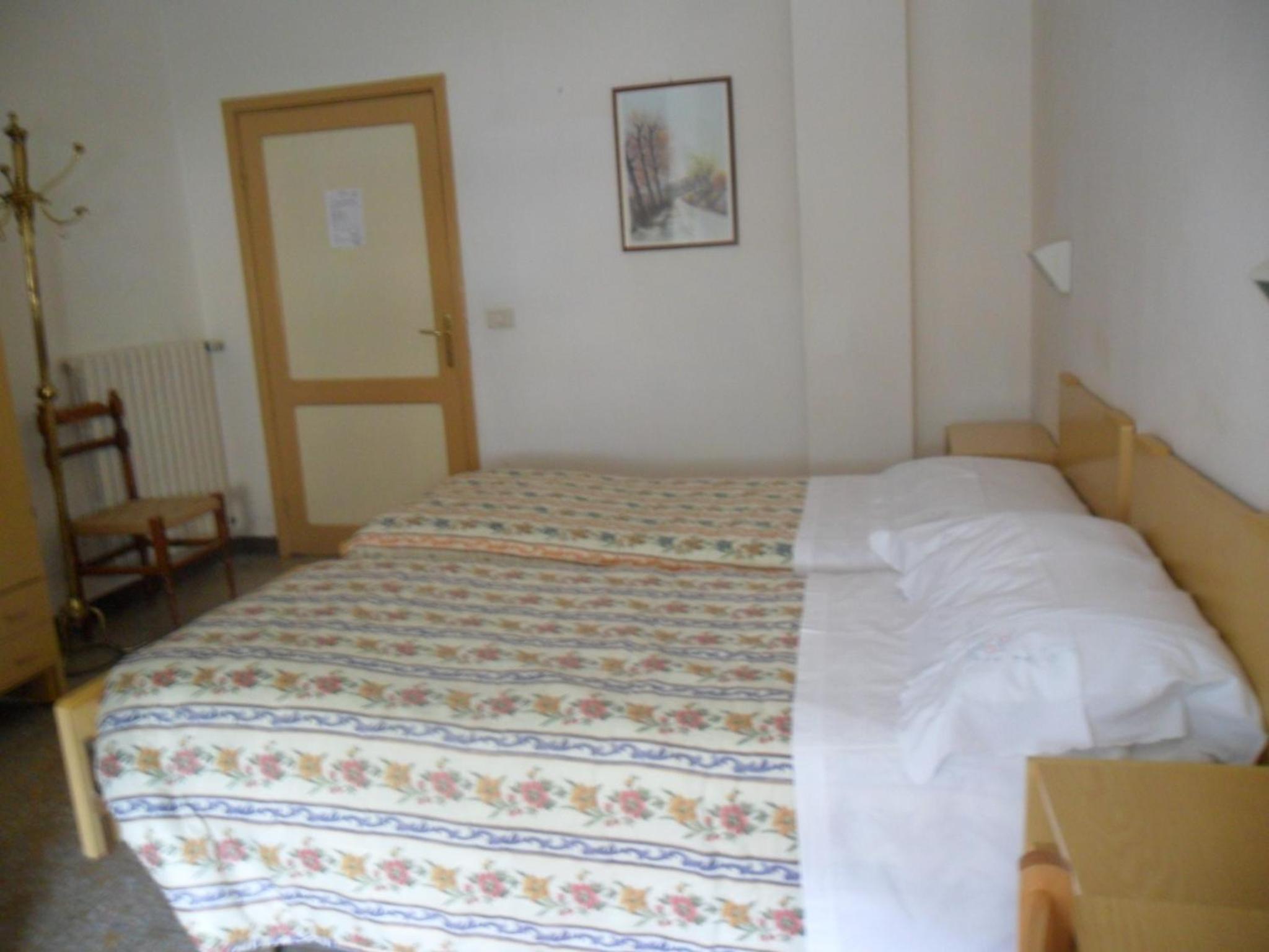 Double or Twin Room photo 3