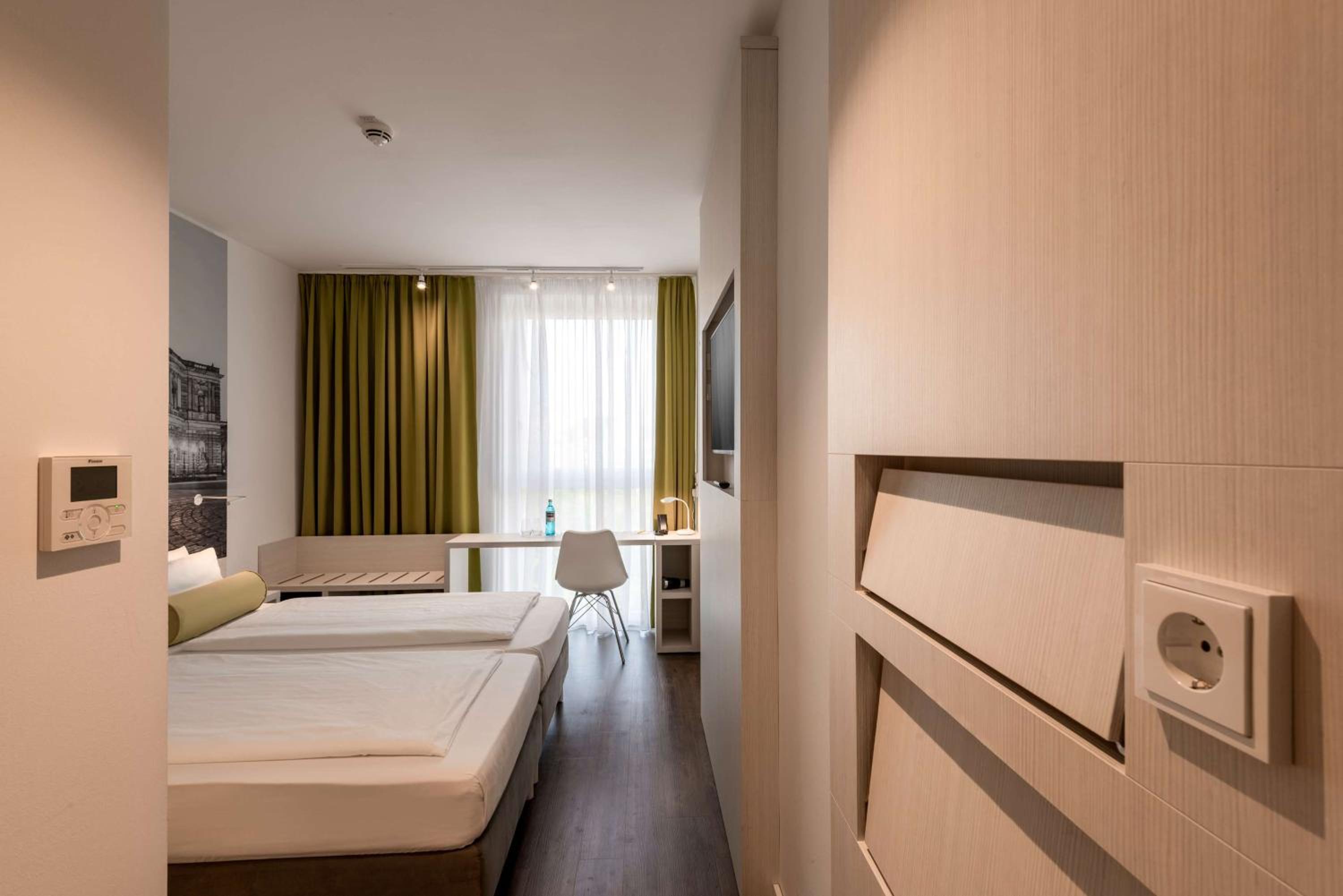 Double Room - Photo 5