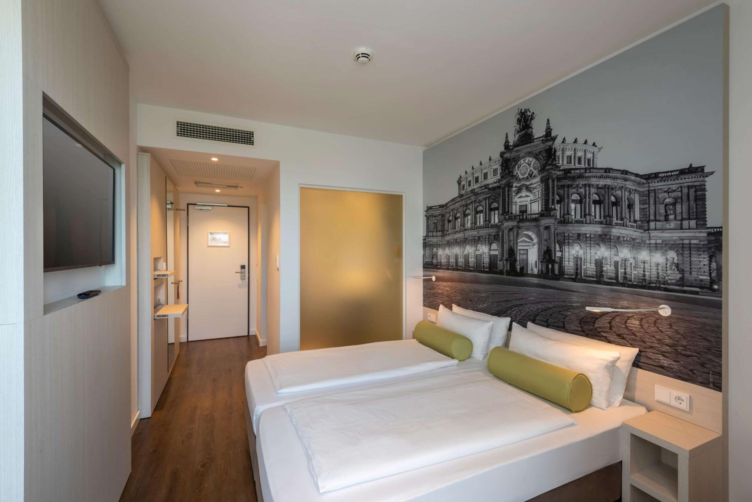Double Room - Photo 2