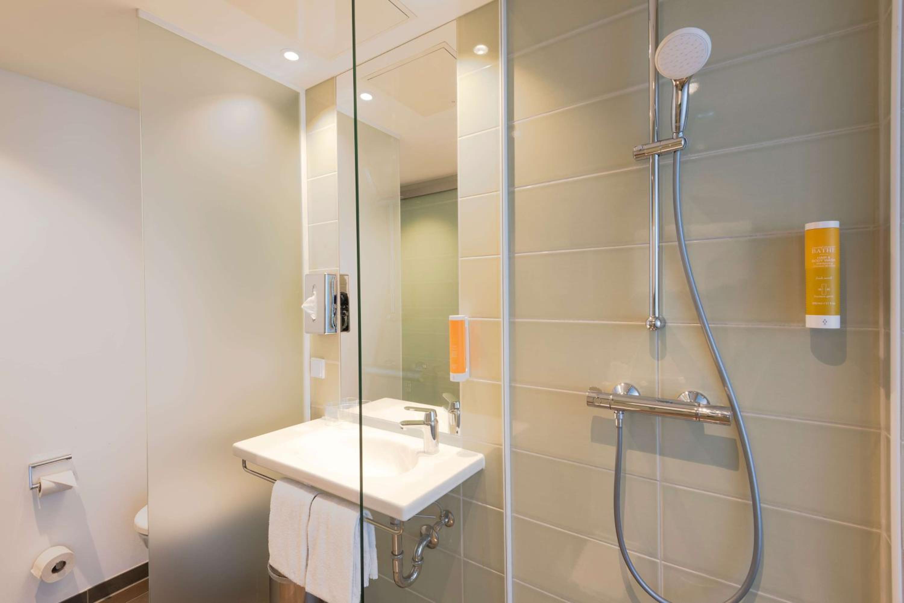 Double Room - Photo 8