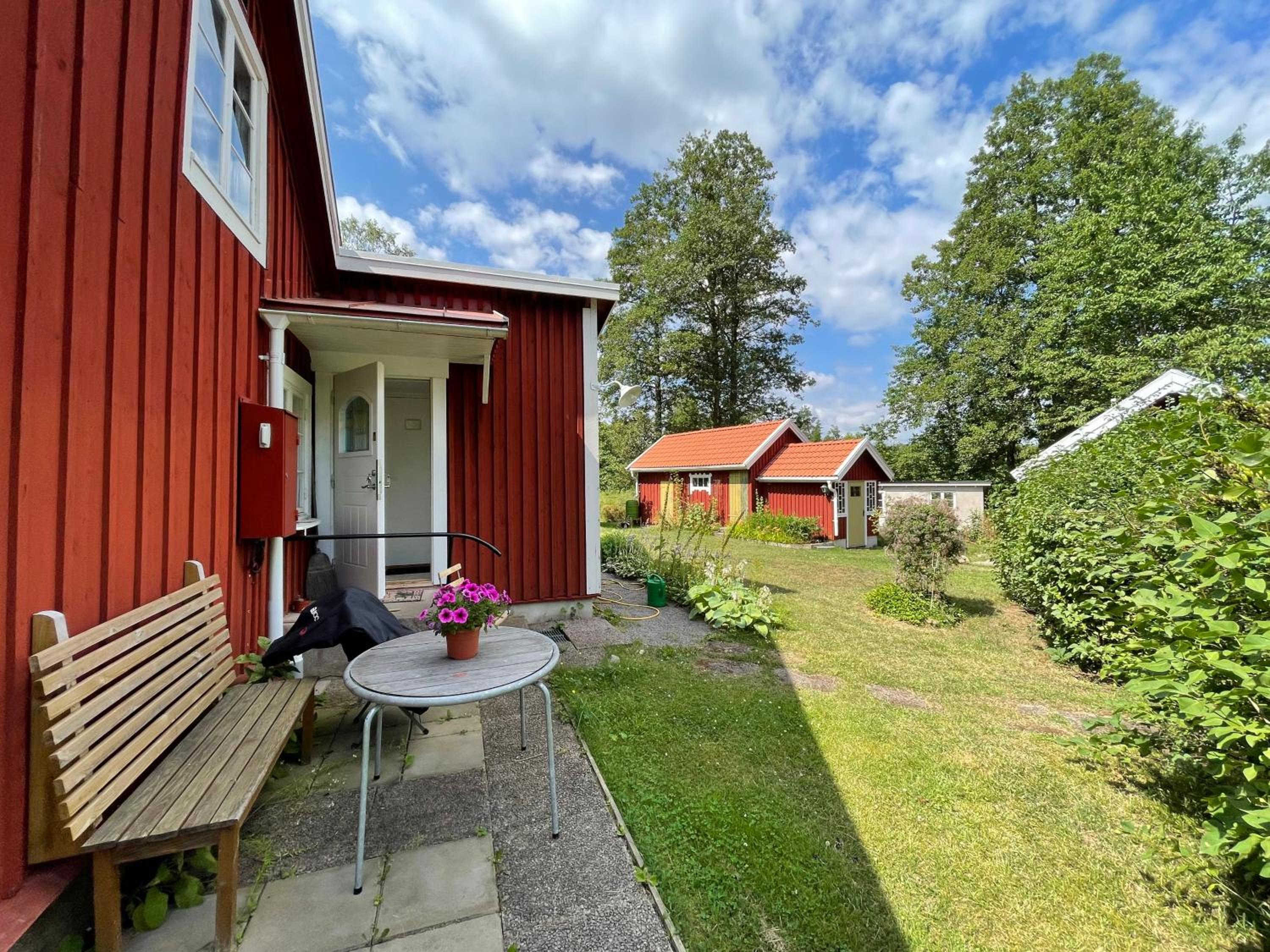 One-Bedroom House photo 1