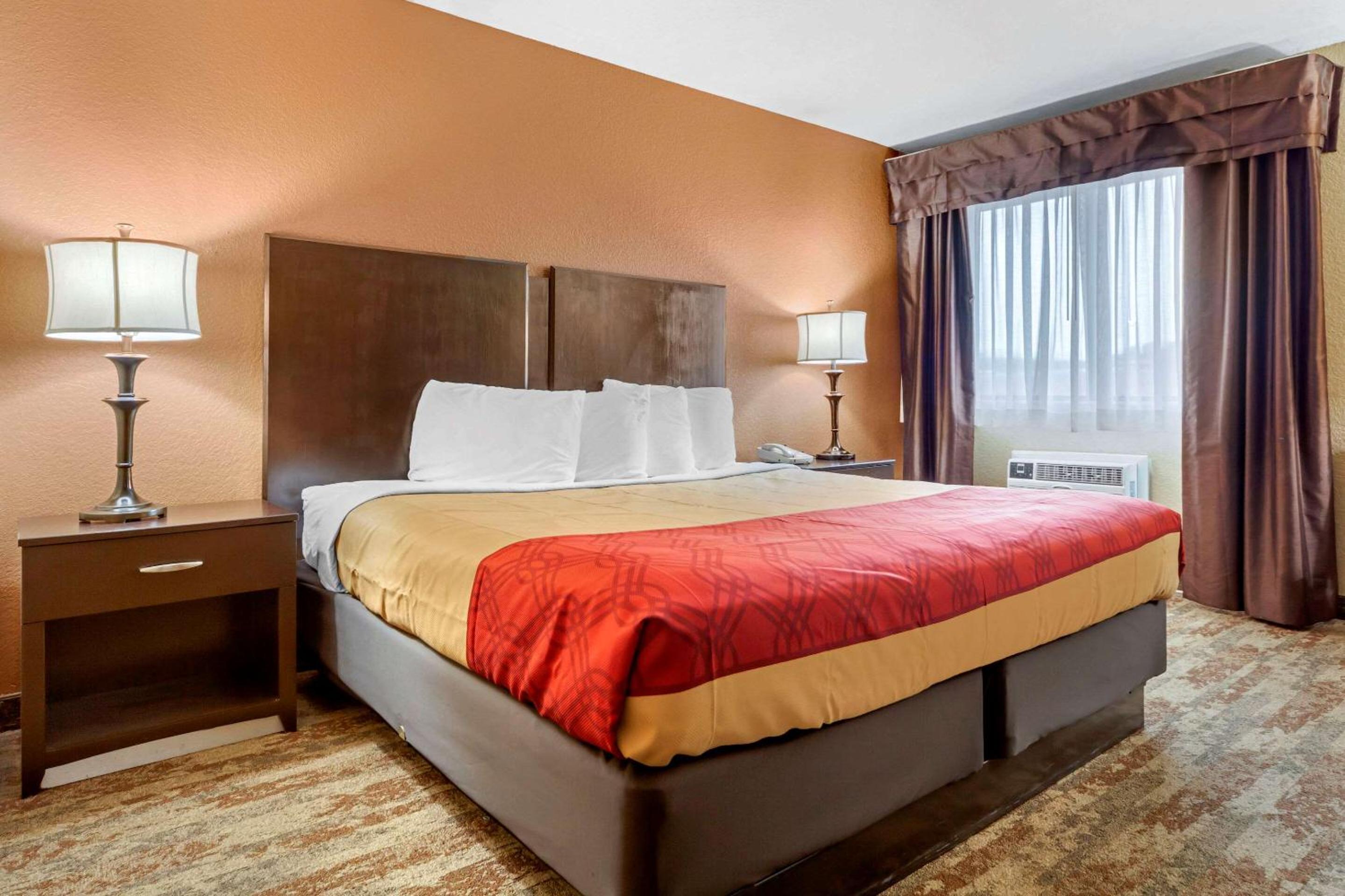 King Room - Non-Smoking - Photo 1