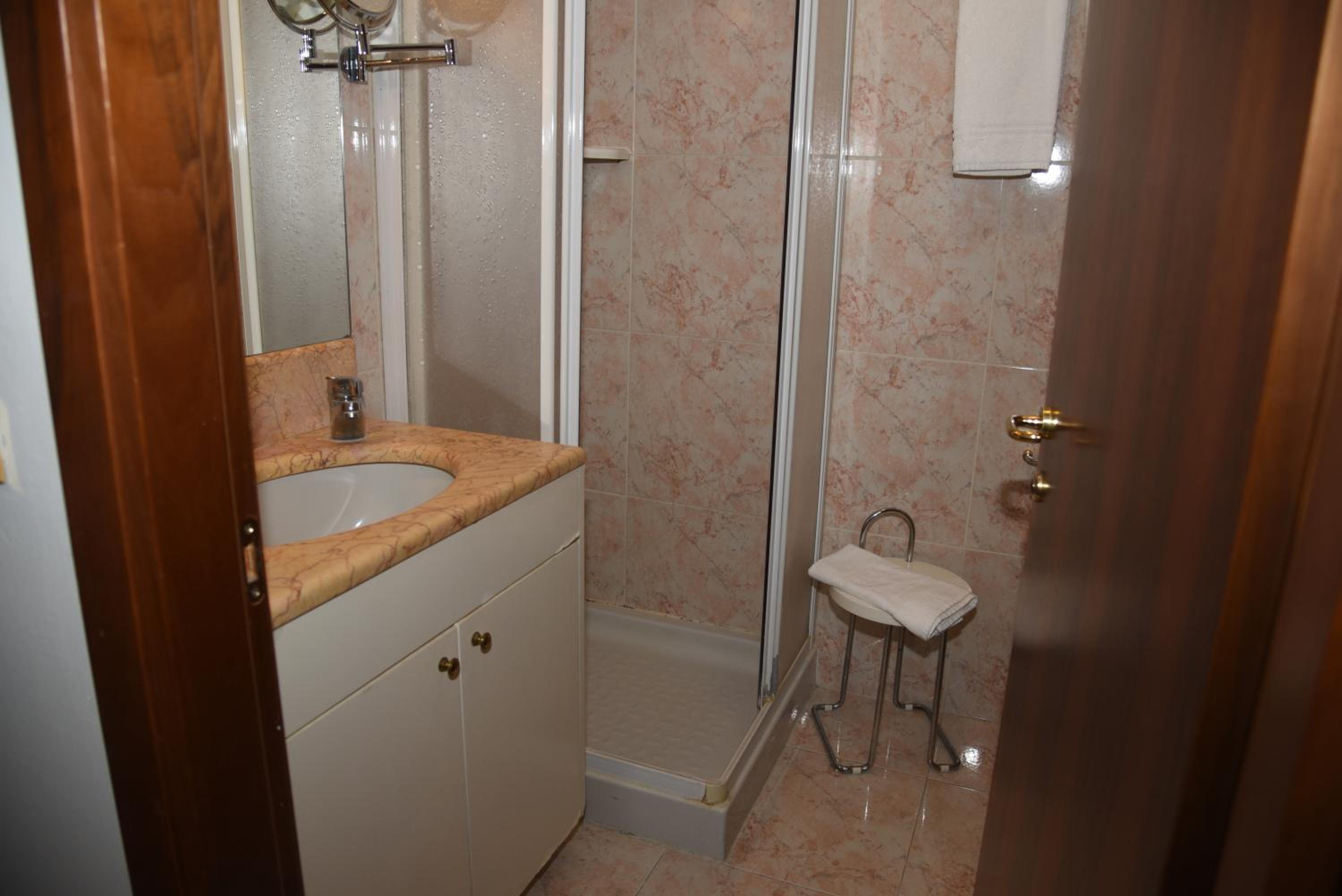 Standard Quadruple Room - Photo 2