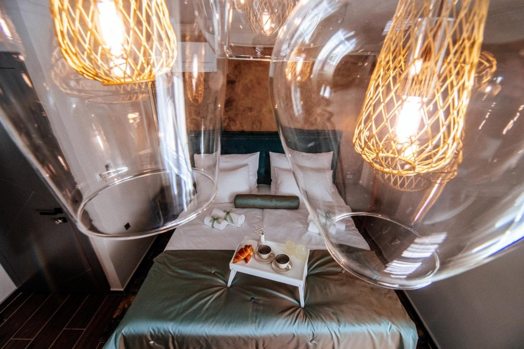 Double Room with Private Bathroom - Photo 12