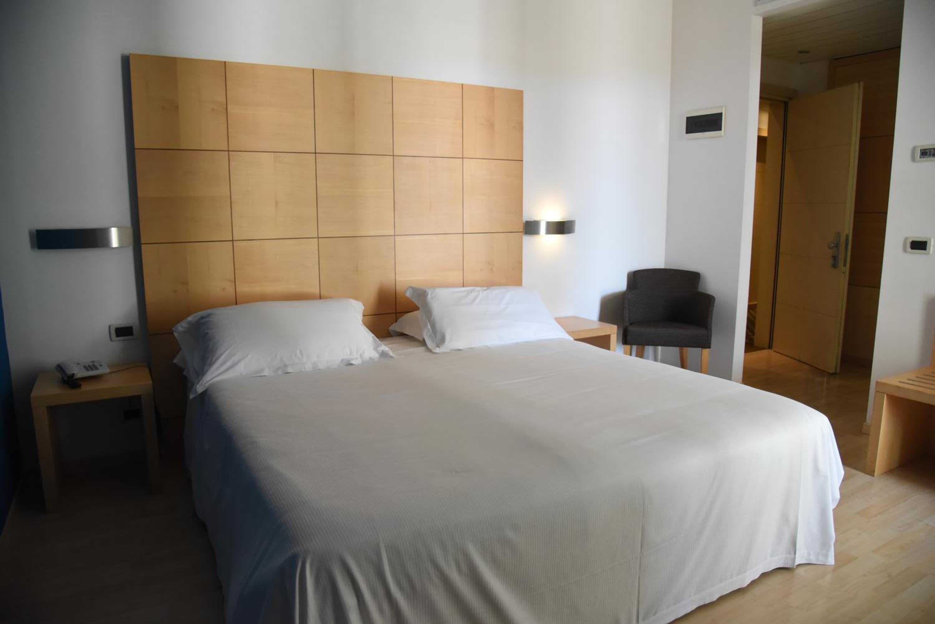 Superior Double or Twin Room - Photo 5