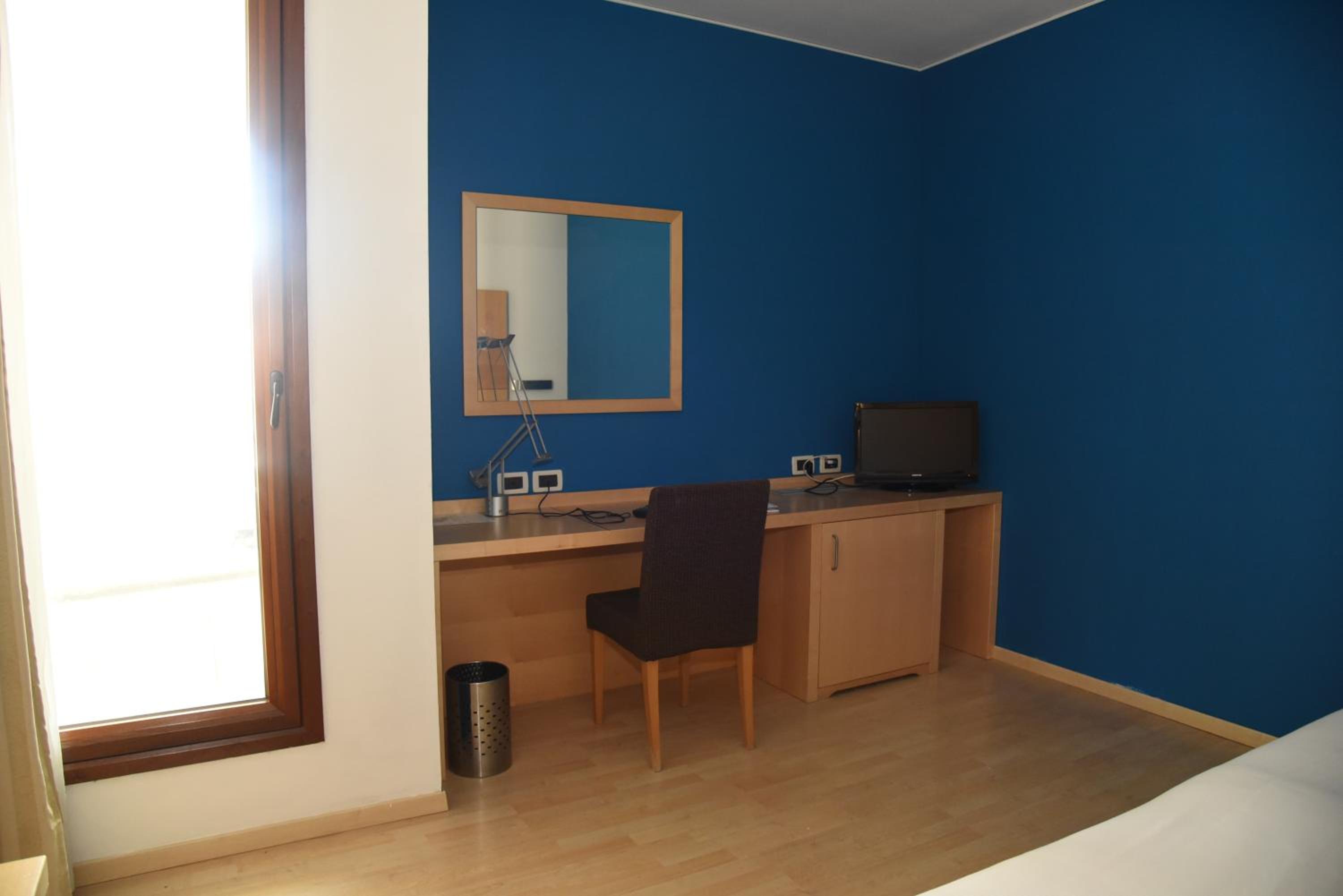 Superior Double or Twin Room - Photo 3