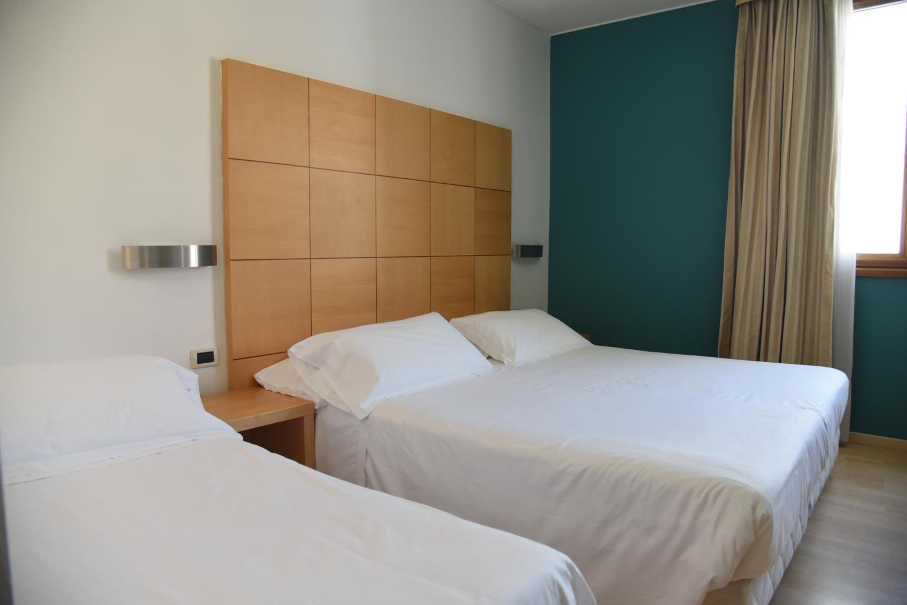 Superior Triple Room - Photo 3